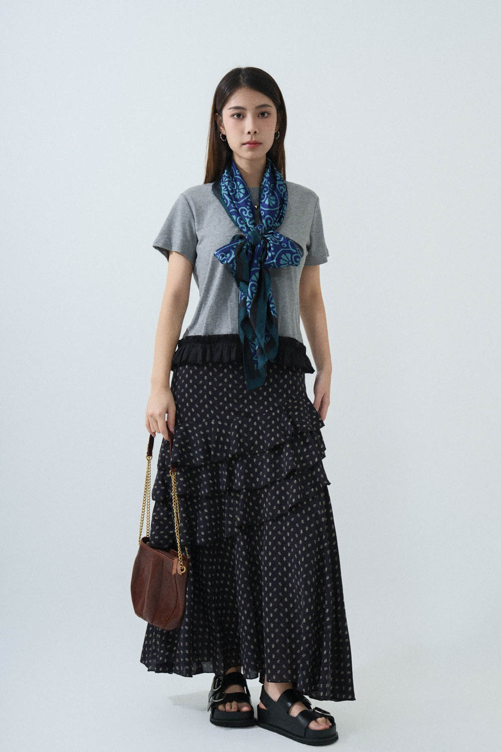 SS25_0086（Tee＋圍巾＋半截裙）