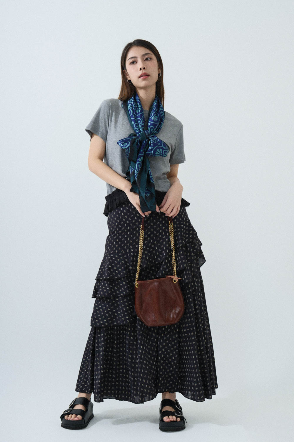 SS25_0086（Tee＋圍巾＋半截裙）