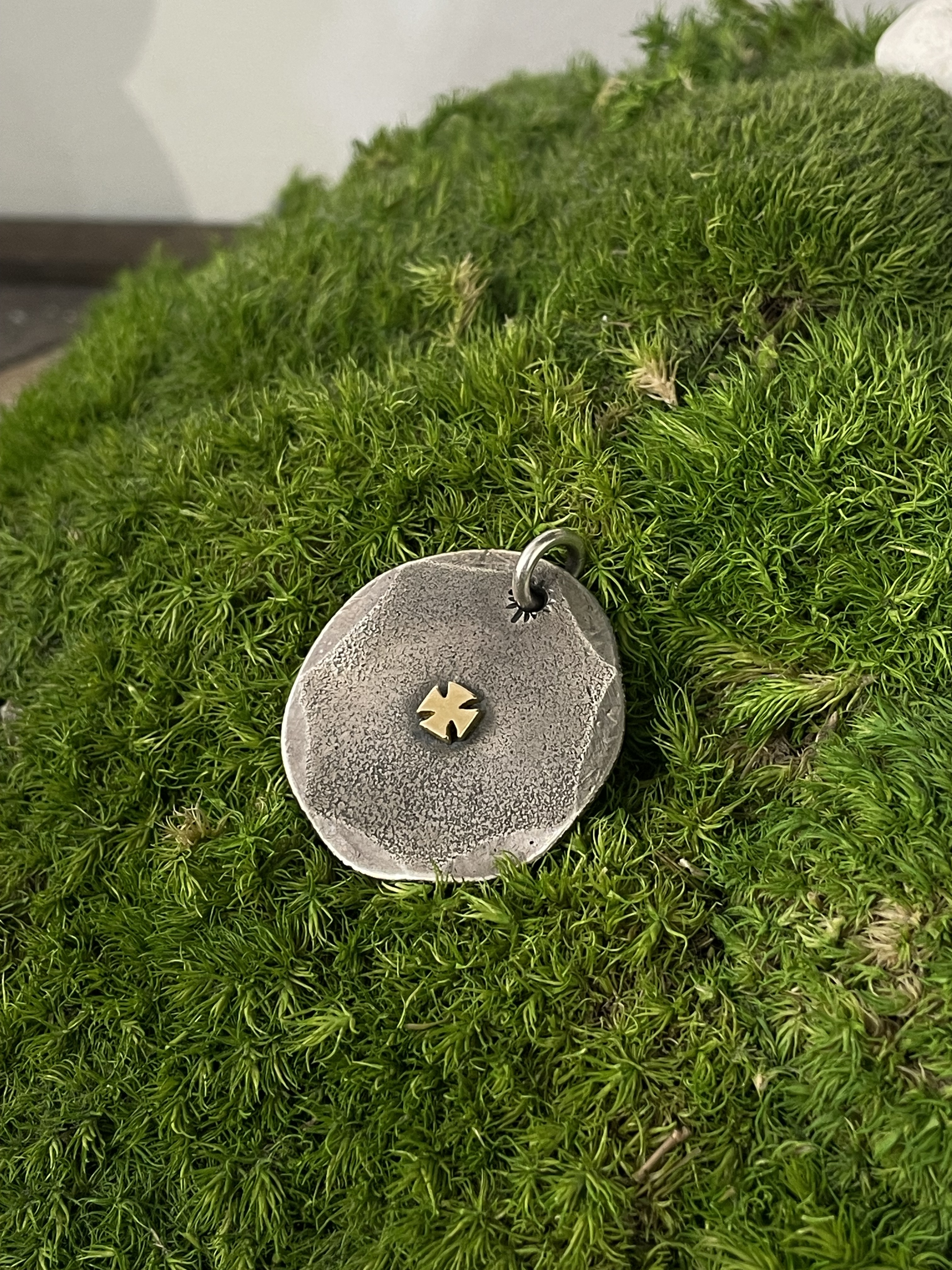 FC K18 Metal Pendant