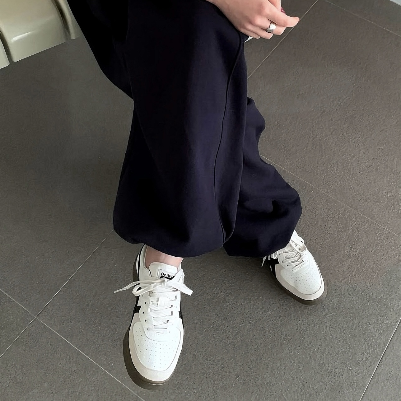 ONITSUKA TIGER GSM 白黑 板鞋 焦糖底 減震耐磨 鬼塚虎 1183A353-127