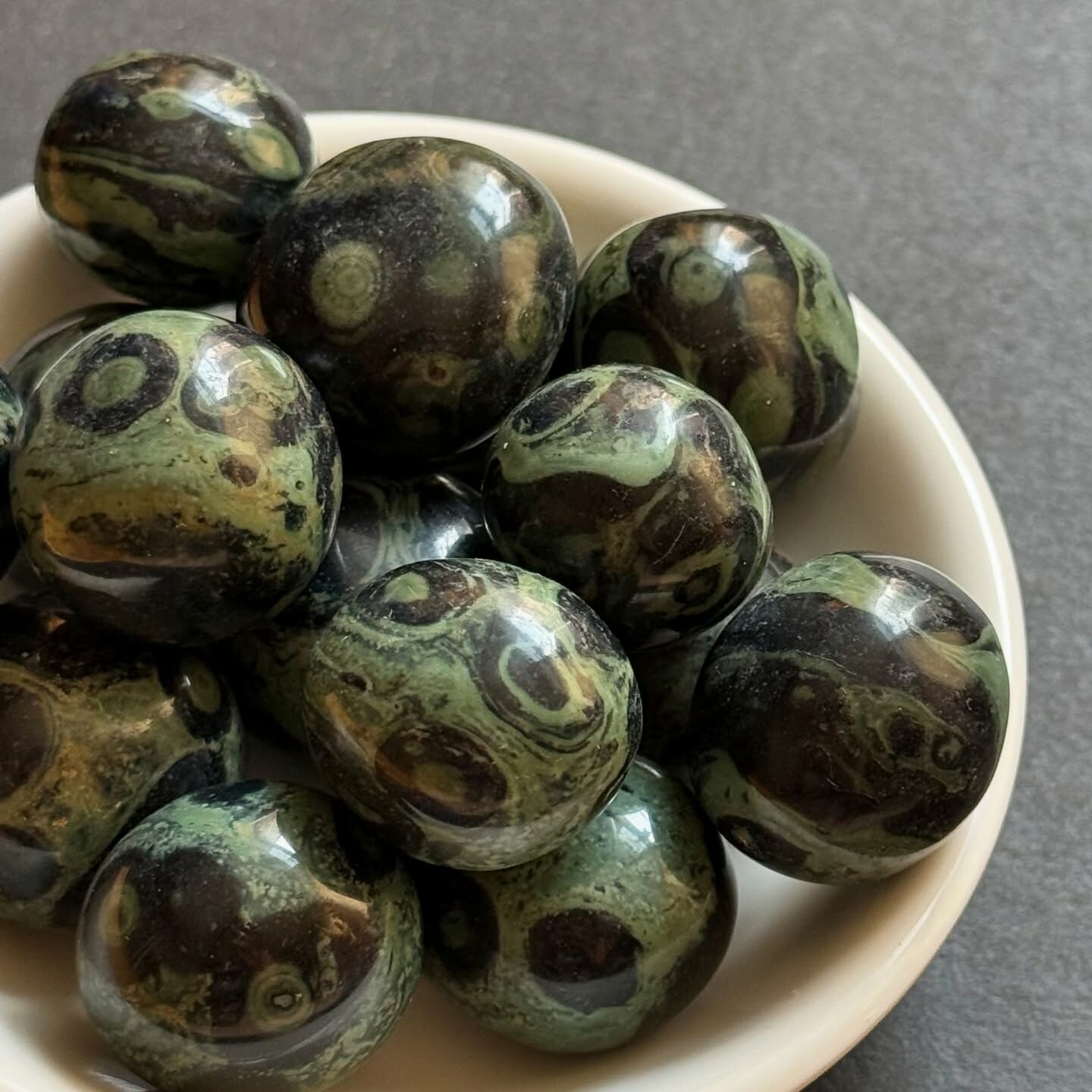 [原石] 剛巴巴碧玉 水晶滾石