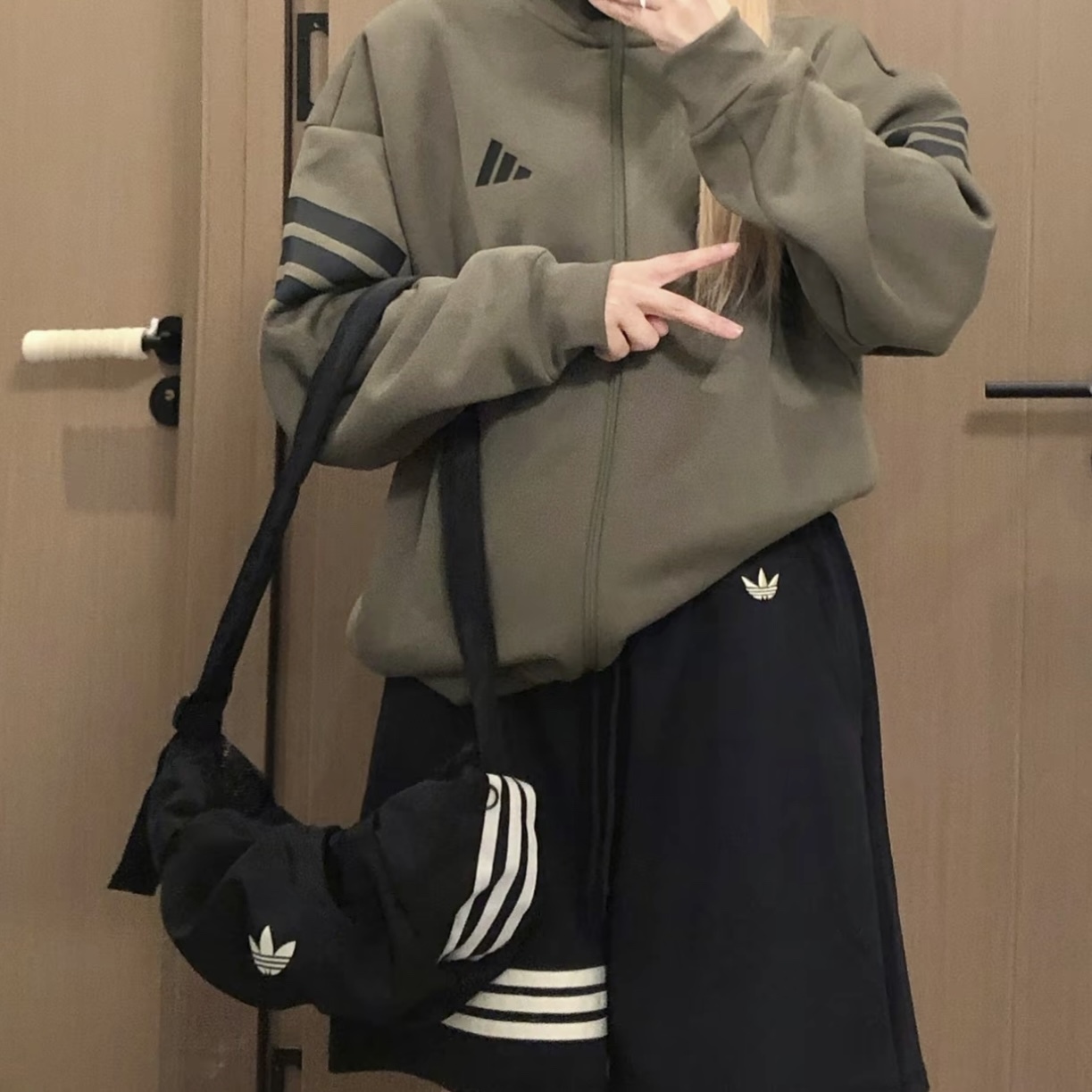 ADIDAS ORIGINALS 牛角包 小//大 單肩 斜背包 黑色 百搭 三葉草 KA9266/KA9271