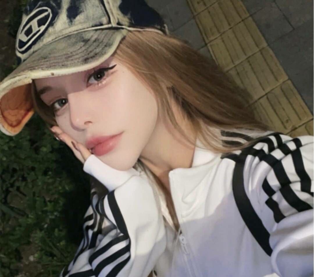 【代購】Diesel 水洗牛仔帽 C-Seymon Treated Denim Baseball Cap Blue White 經典 D Logo (仿舊加工)