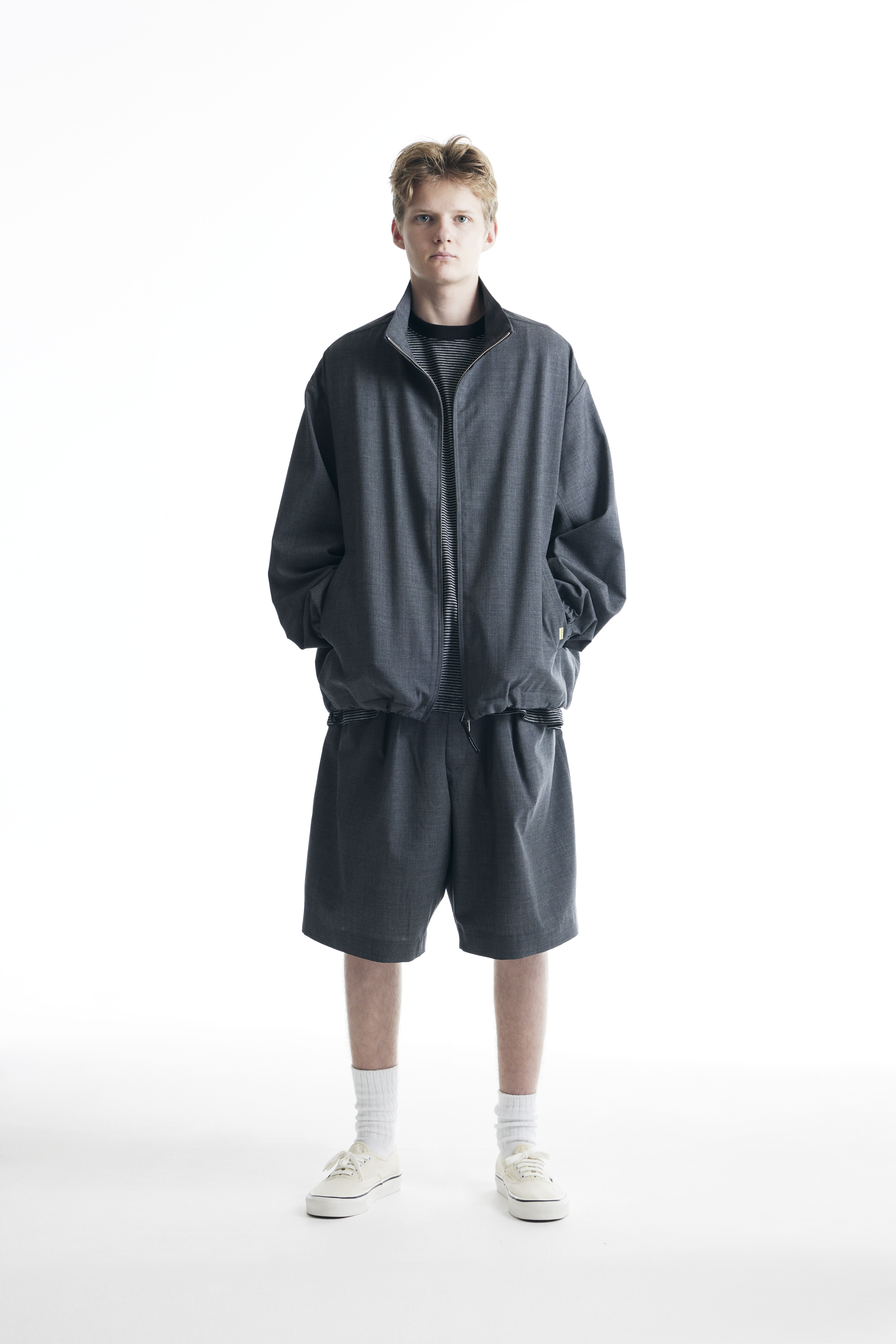 FARAH TWO TUCK WIDE SHORTS (4COL)
