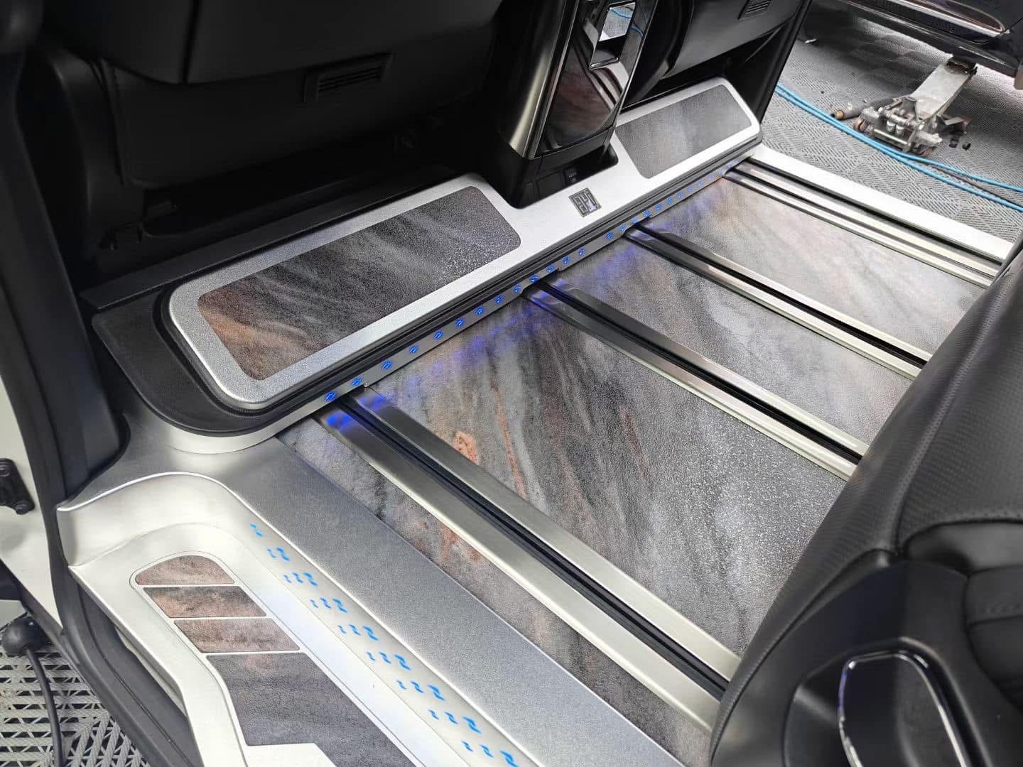 Alphard 30 晶瓷系列/紫鎏影