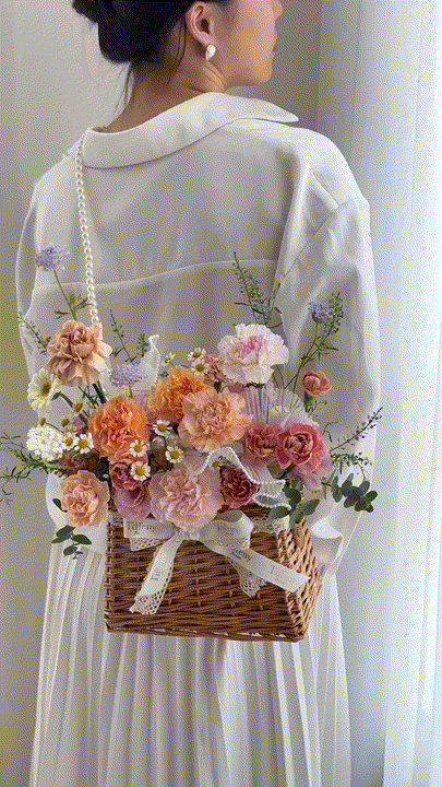 What's in My Bag! Stylish Flower Bag – Mother's Day Flower