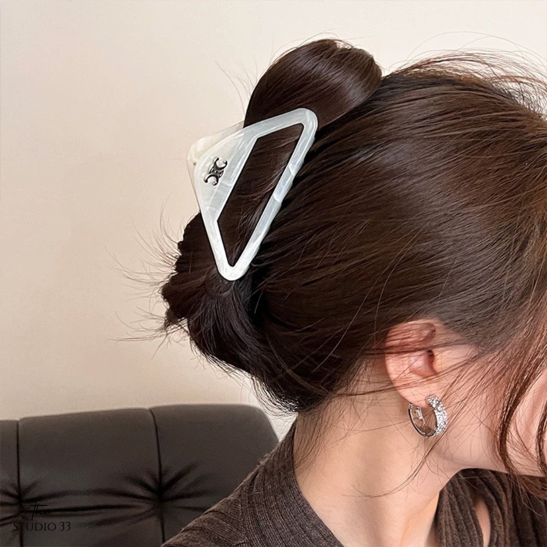 高級感鏤空三角鯊魚夾(特價)