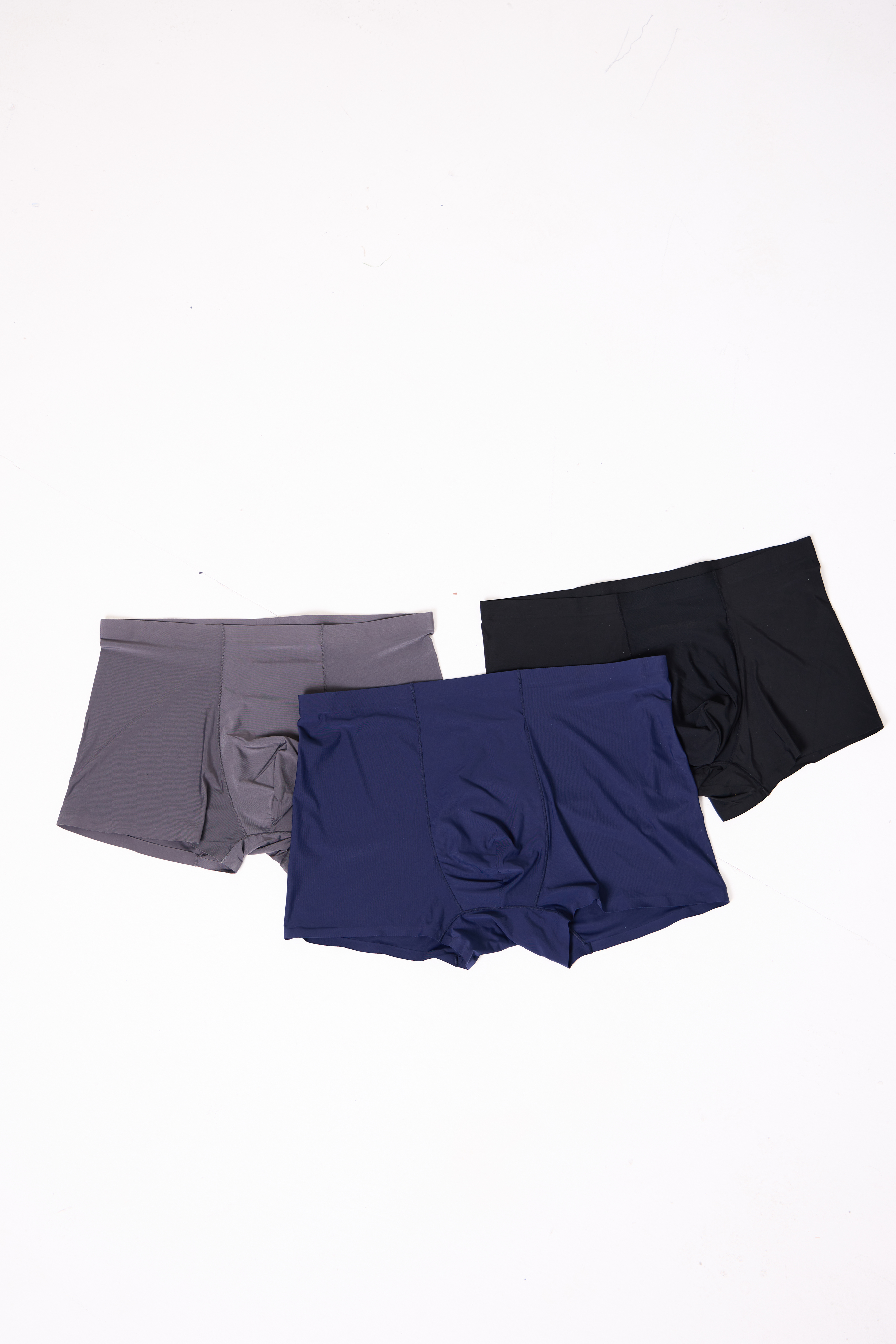 Ultimate Cooling Moisture-Wicking Seamless Ice Silk Boxer Briefs