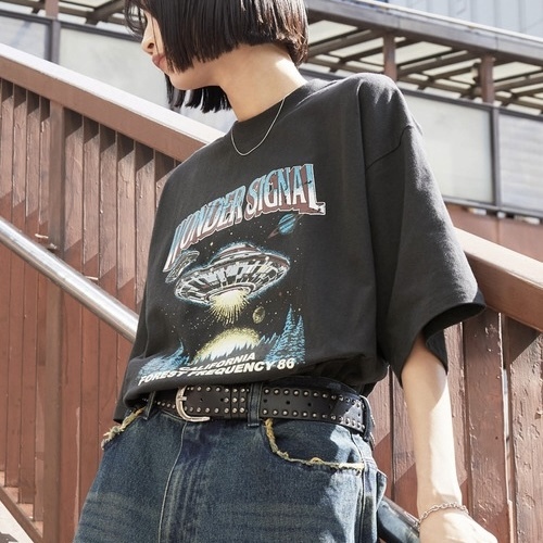 MONO-MART 飛碟短袖 黑藍 上衣 復古印畫圖案 日本代購//預購