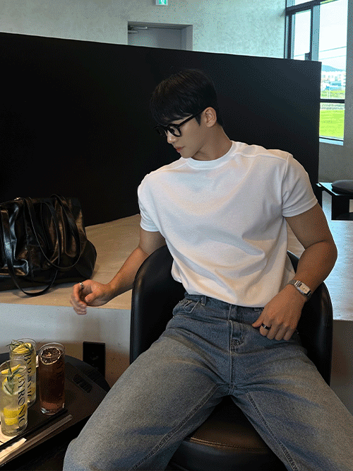 挖肩肌肉素面T恤