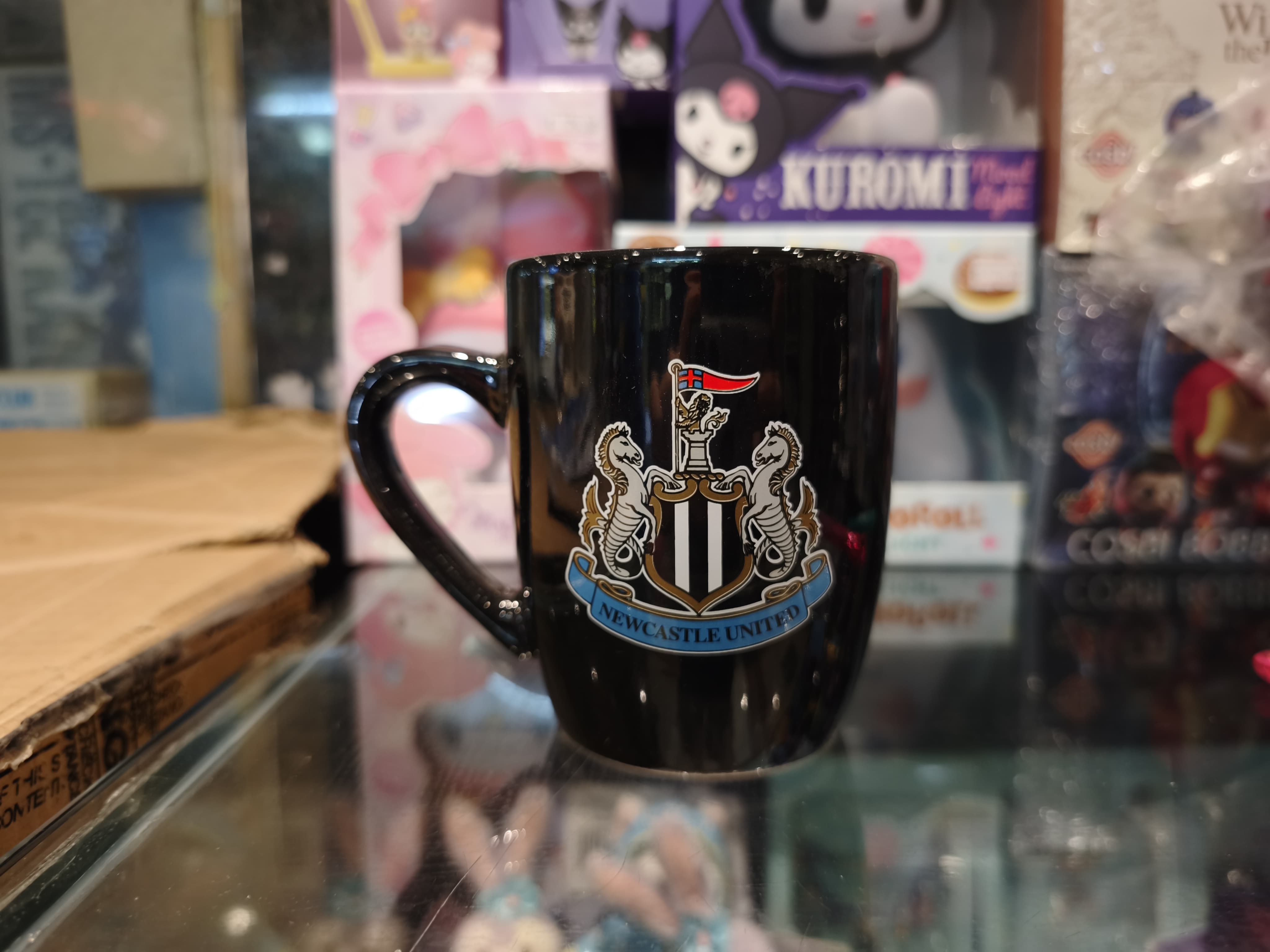 紐卡素黑色會徽水杯