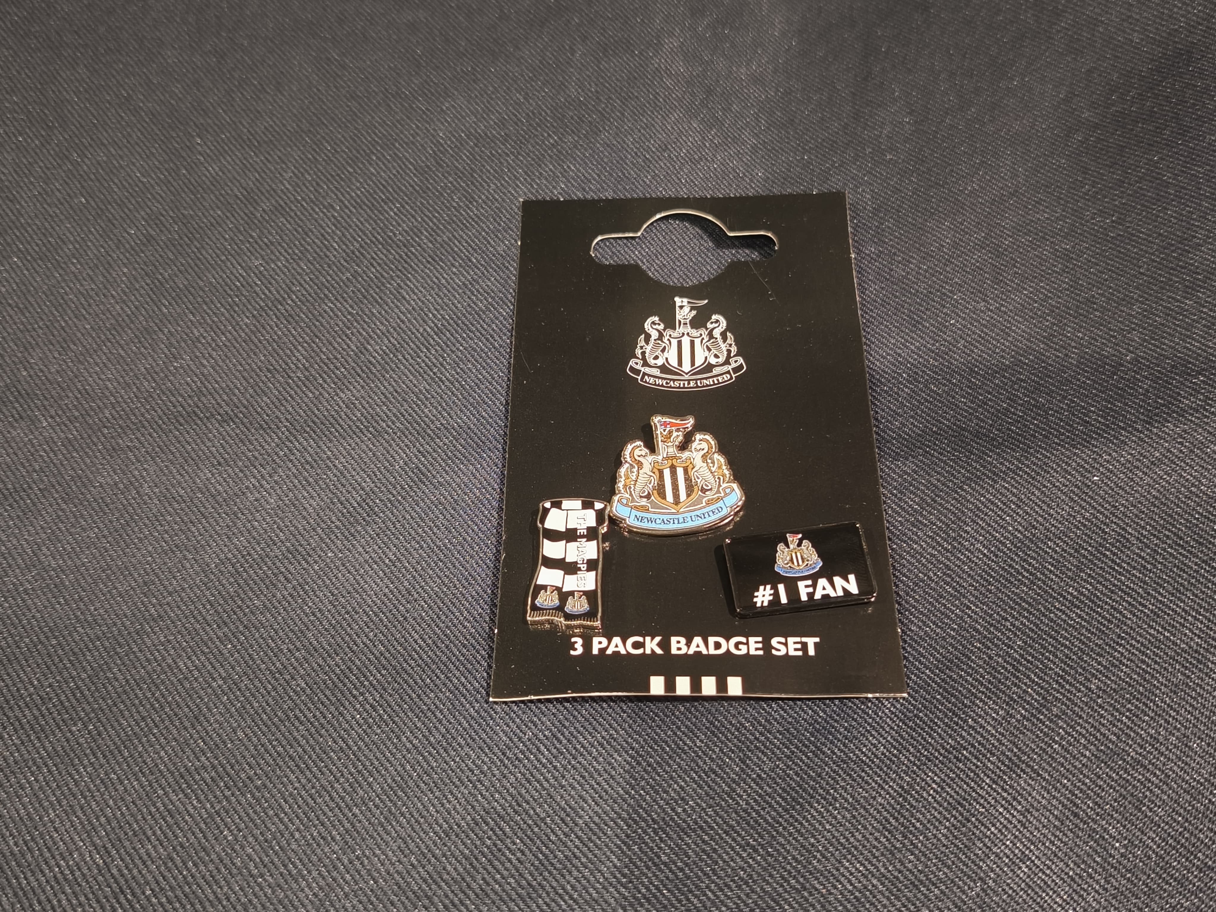 紐卡素3個襟章套裝