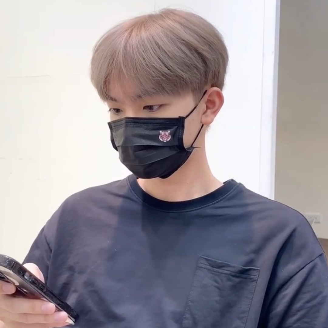 貓系適合稍微蓋住眉毛的髮型／Henry 作品