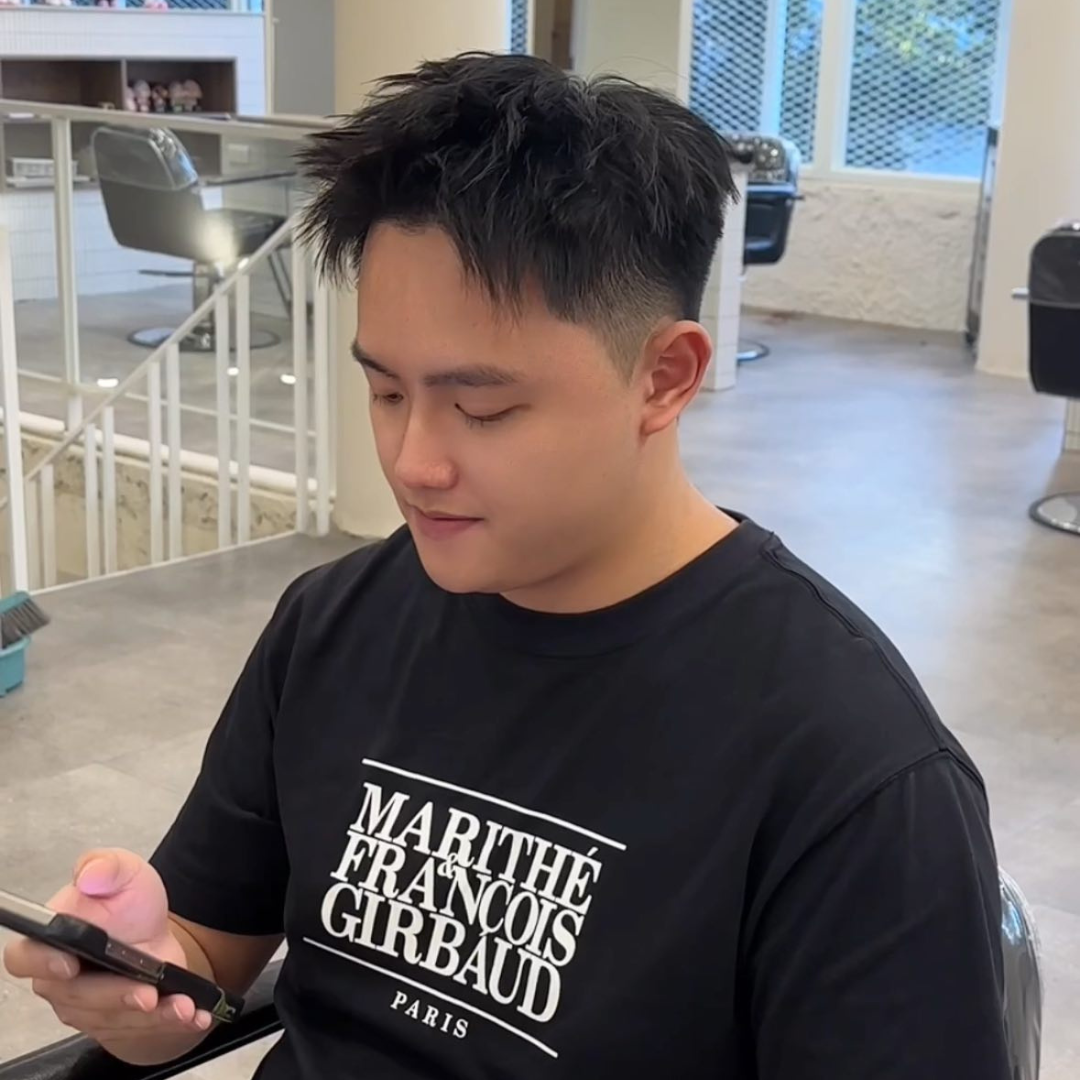 美式飛機頭能弱化熊系男子為圓潤的臉型／Henry 作品