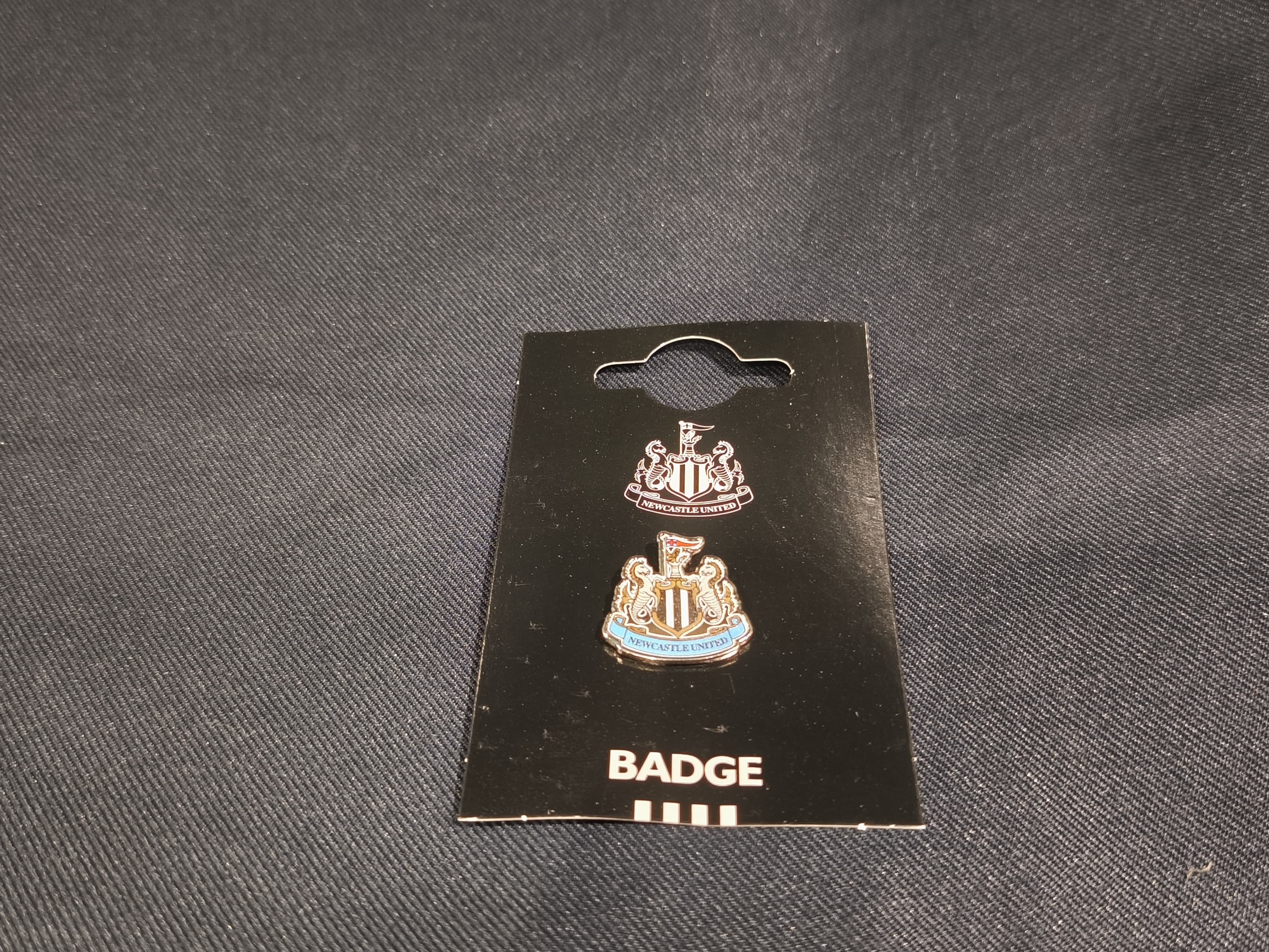 紐卡素會徽襟章