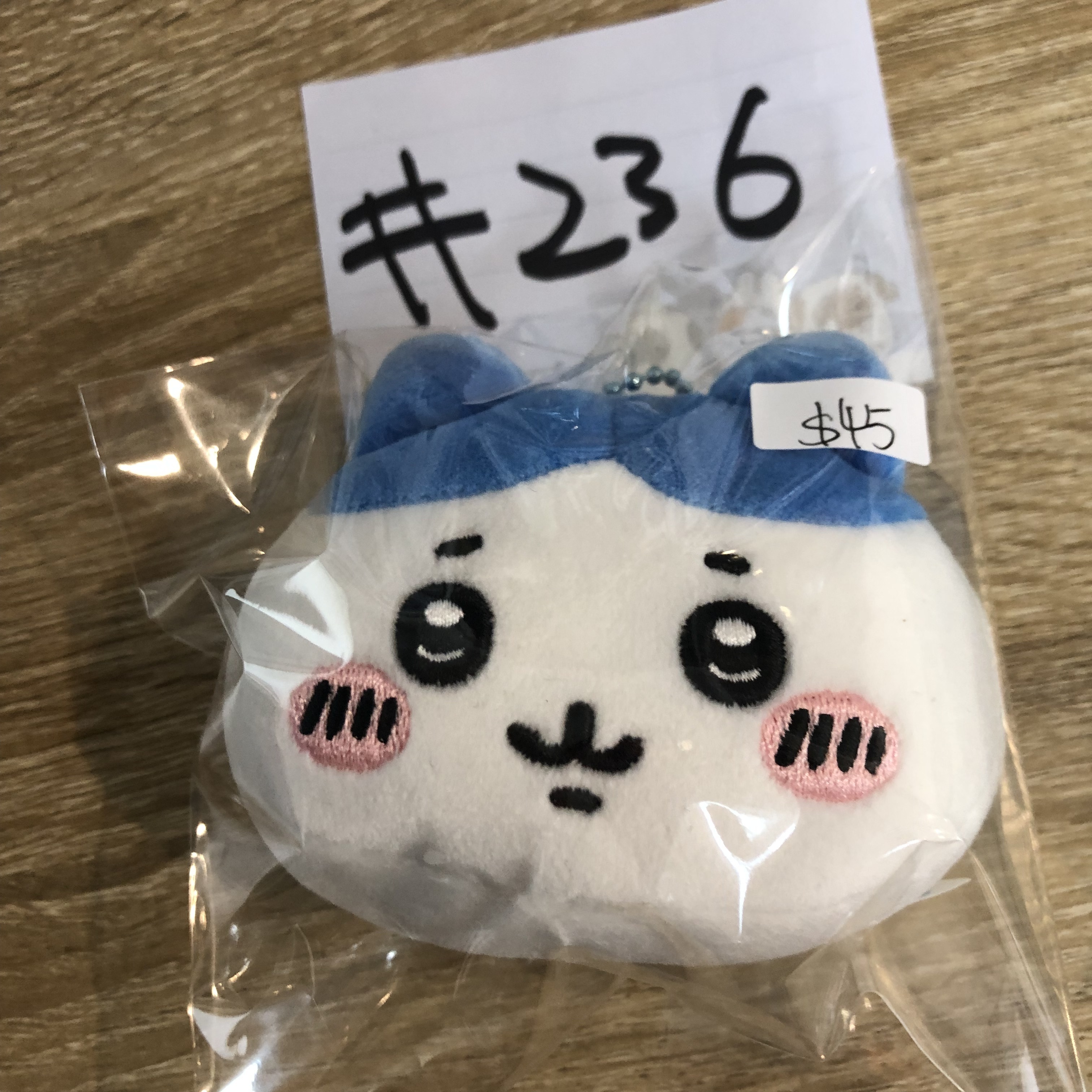 CHIIKAWA  八字貓 公仔#236