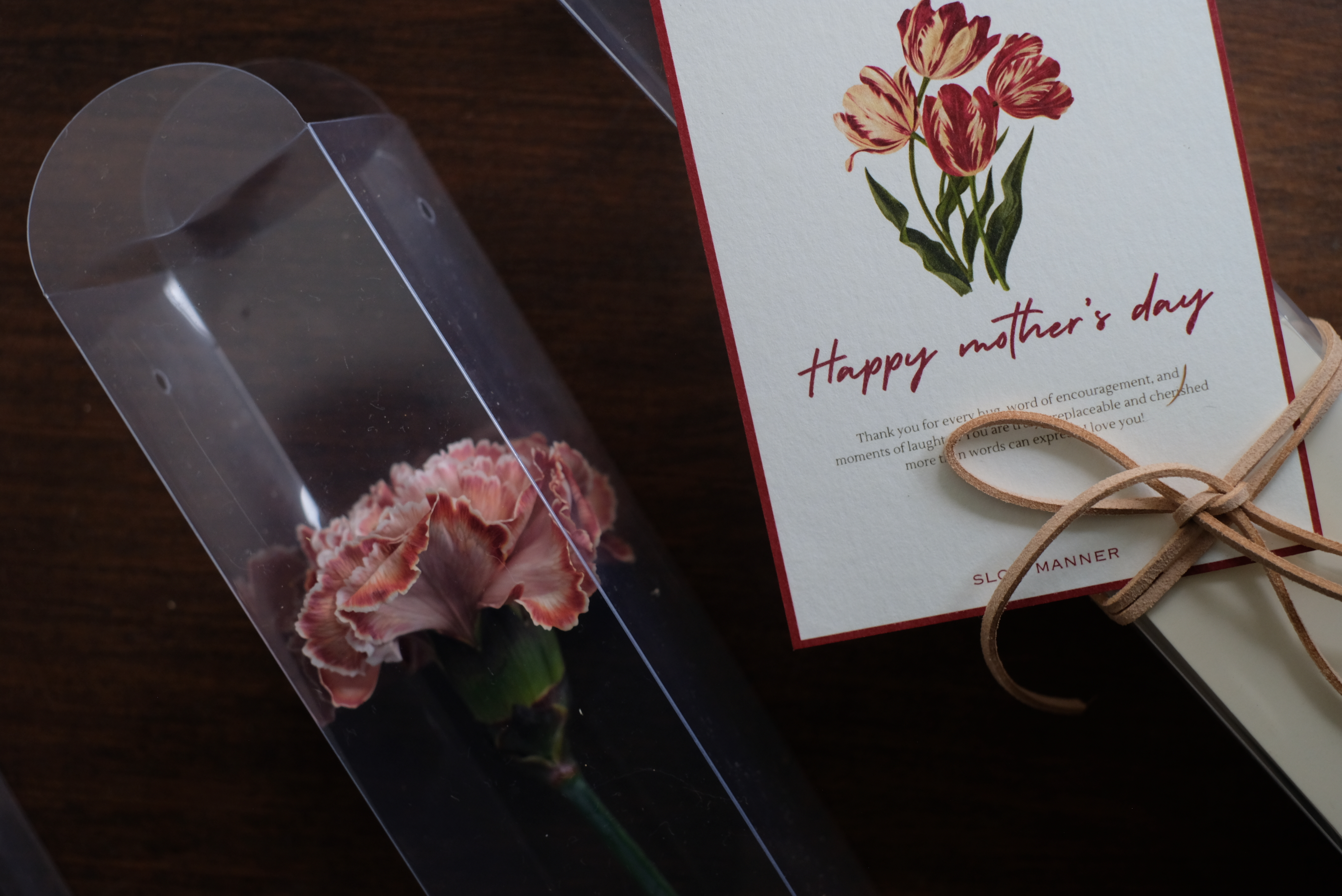 心之緋紅|緋紅康乃馨單朵花盒