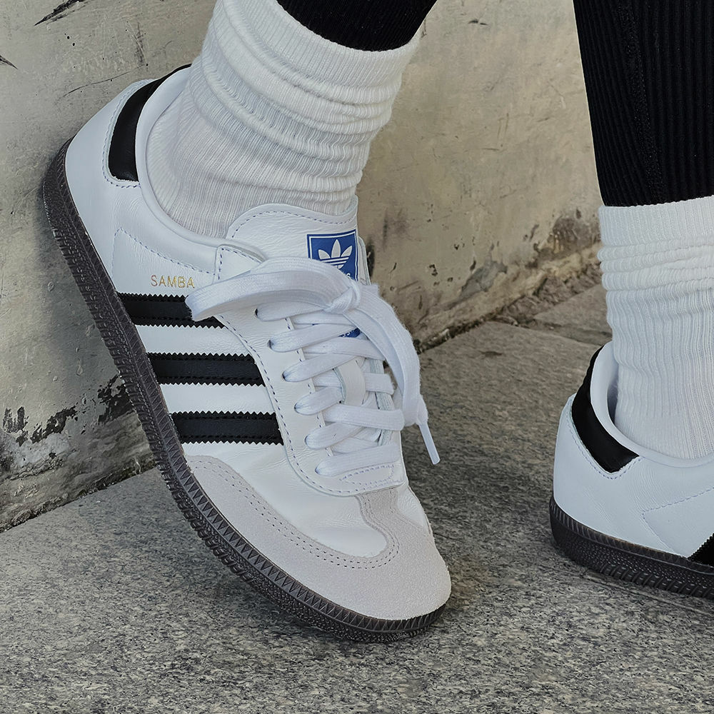 Adidas SAMBA OG 運動休閒鞋 德訓鞋 白色 (B75806) 官方著用照片