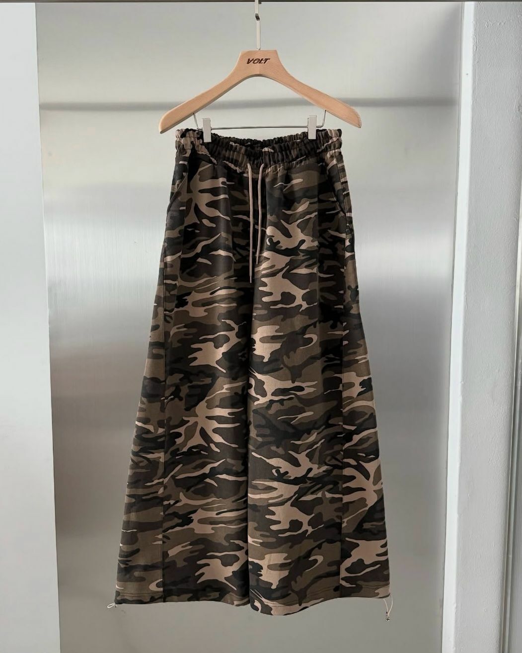 英文字迷彩鬆身運動褲 VOLT-083P