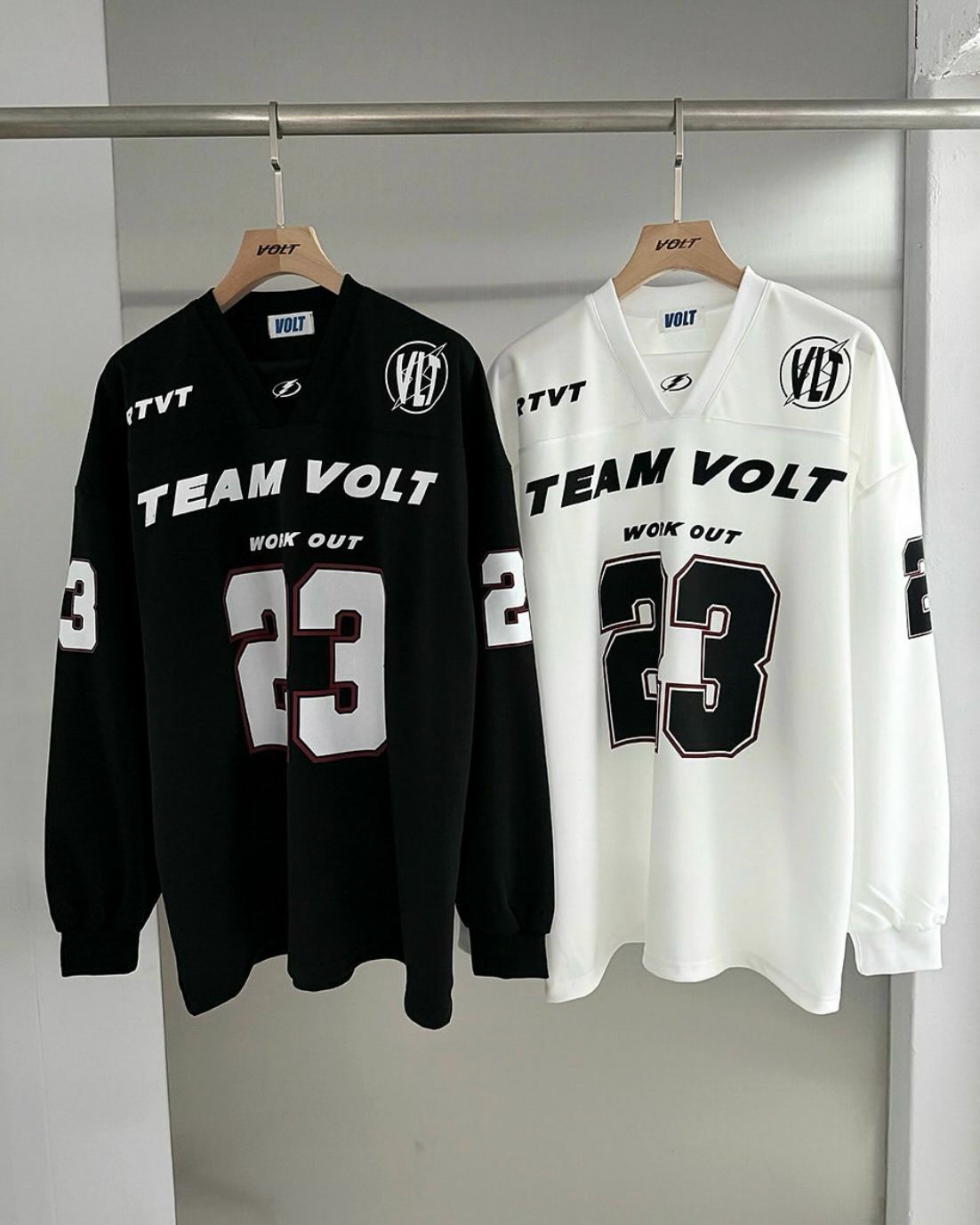 V領英文字數字長袖衫 VOLT-085T