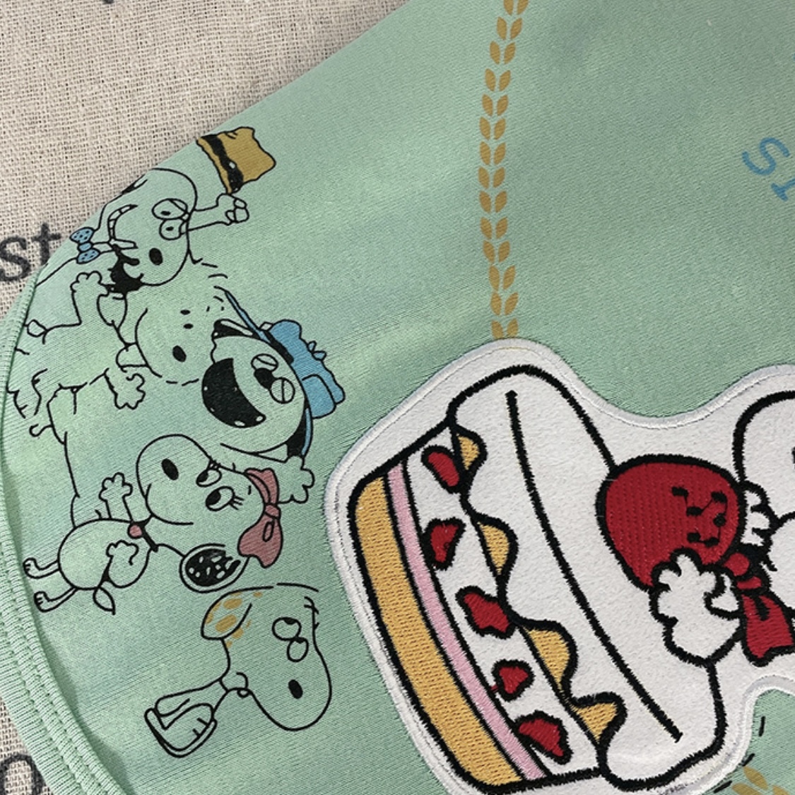 宠物衣服卡通刺绣 小狗背心