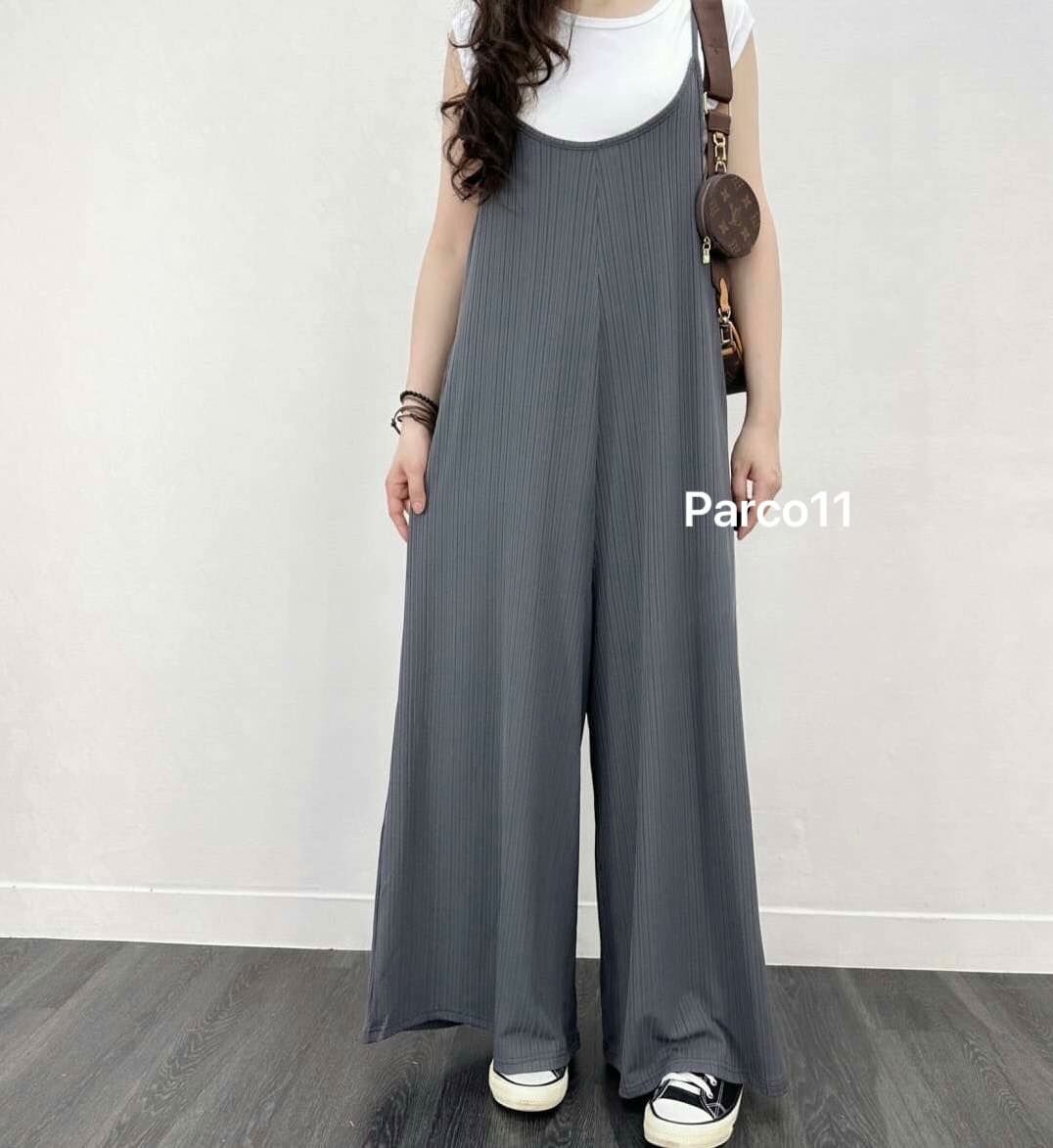 【顯瘦修身的垂墜感吊帶寬褲】（現貨）