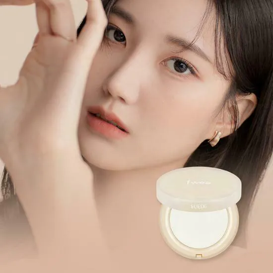 Fwee 絲絨控油柔焦蜜粉粉餅