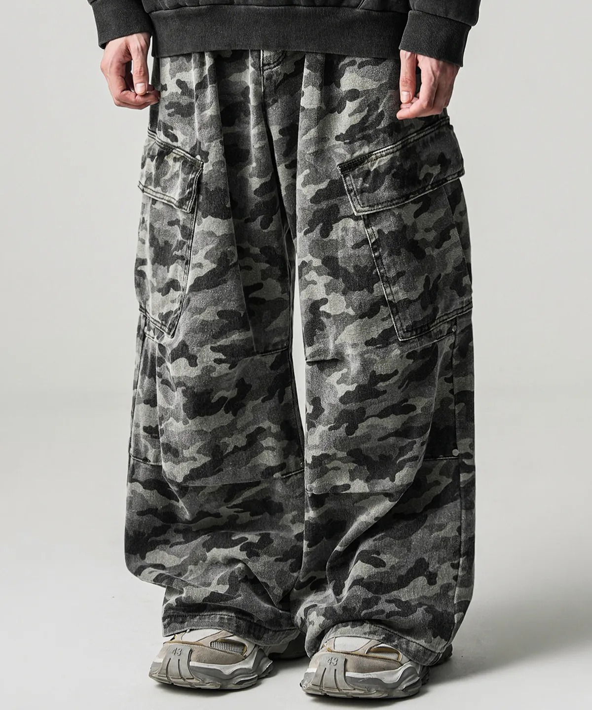 AVANDRESS SIDE BIG CARGO PANTS