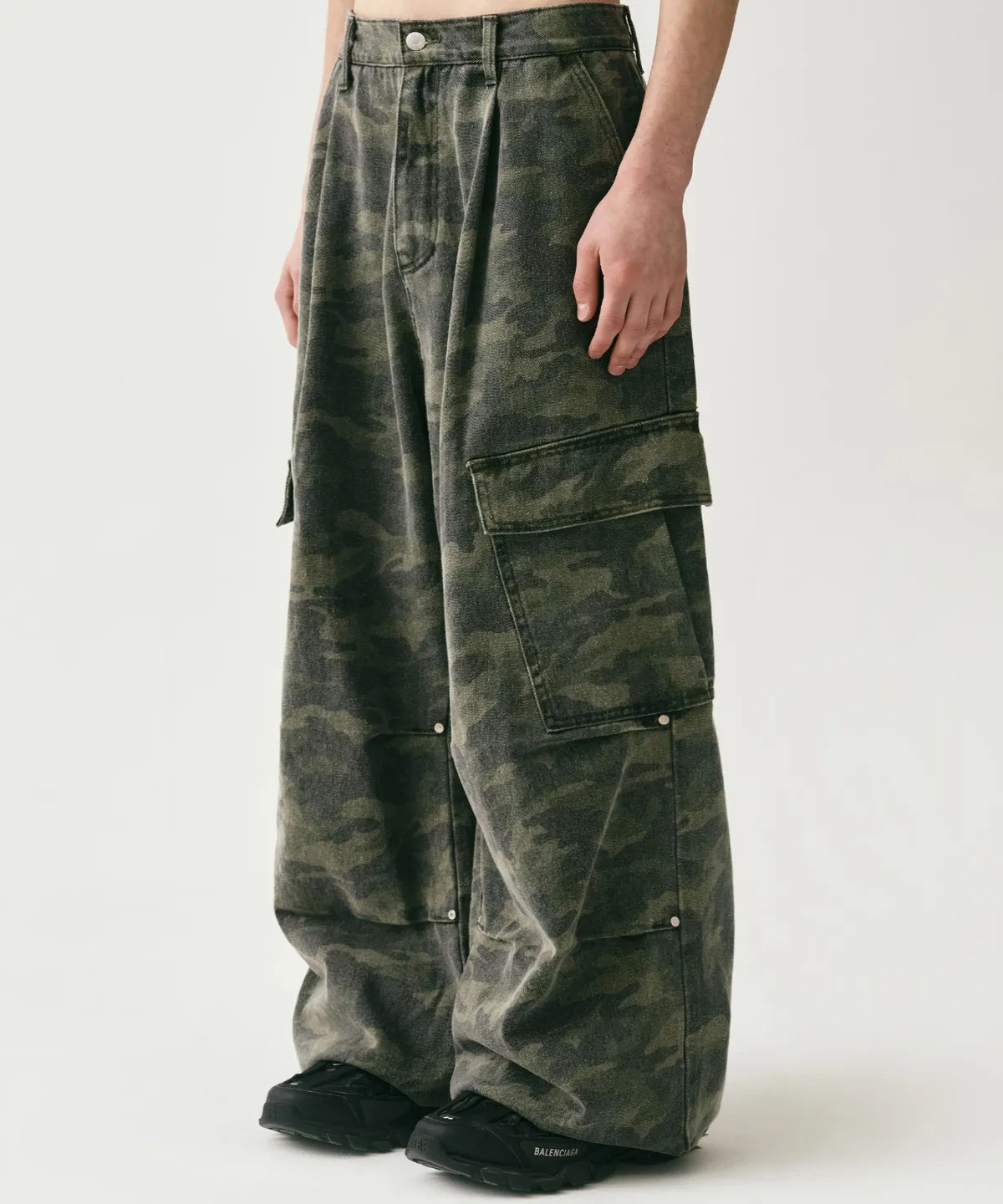 AVANDRESS SIDE BIG CARGO PANTS