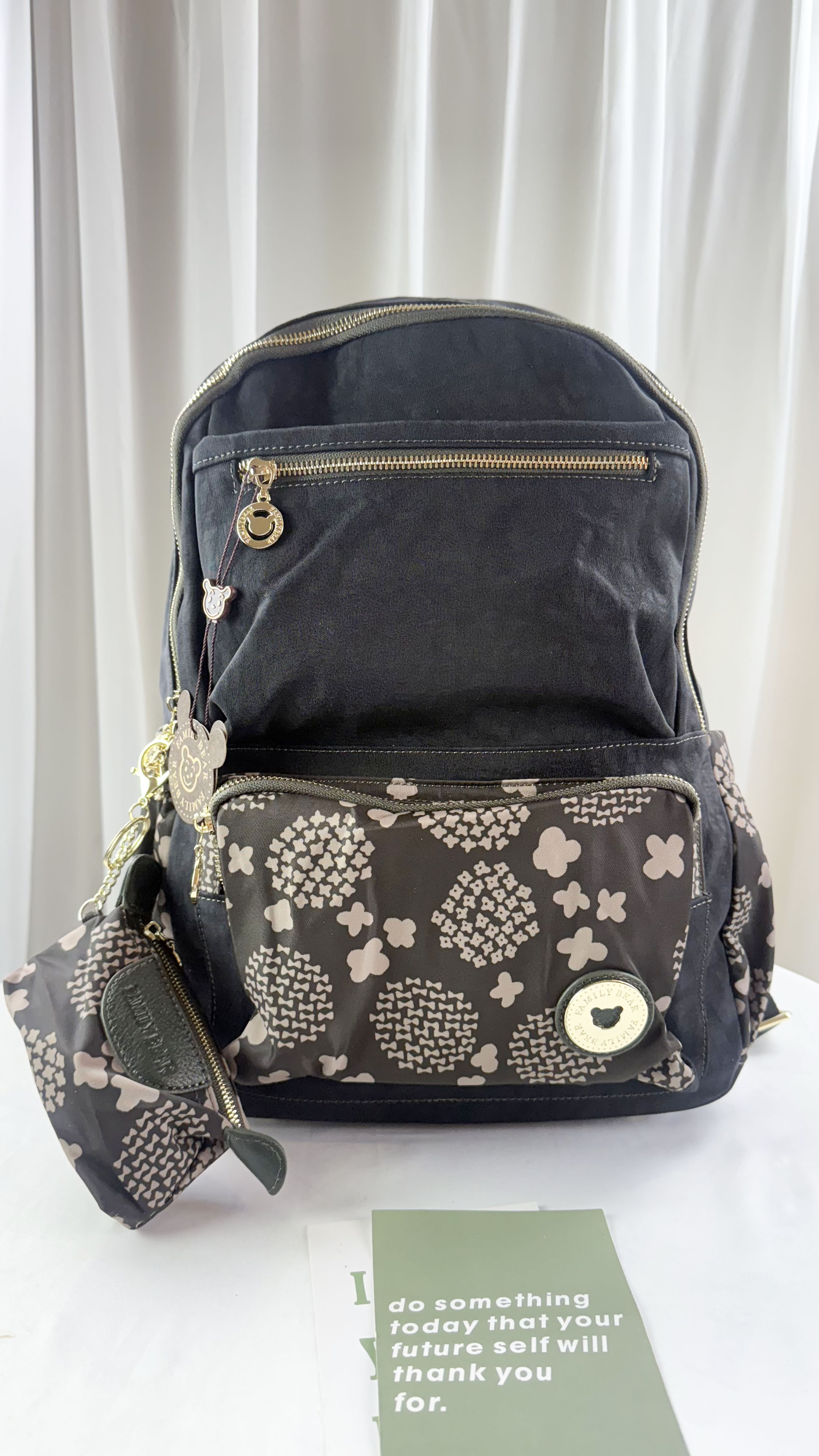 FamilyBear 墨綠圖騰防潑水後背包  #2627