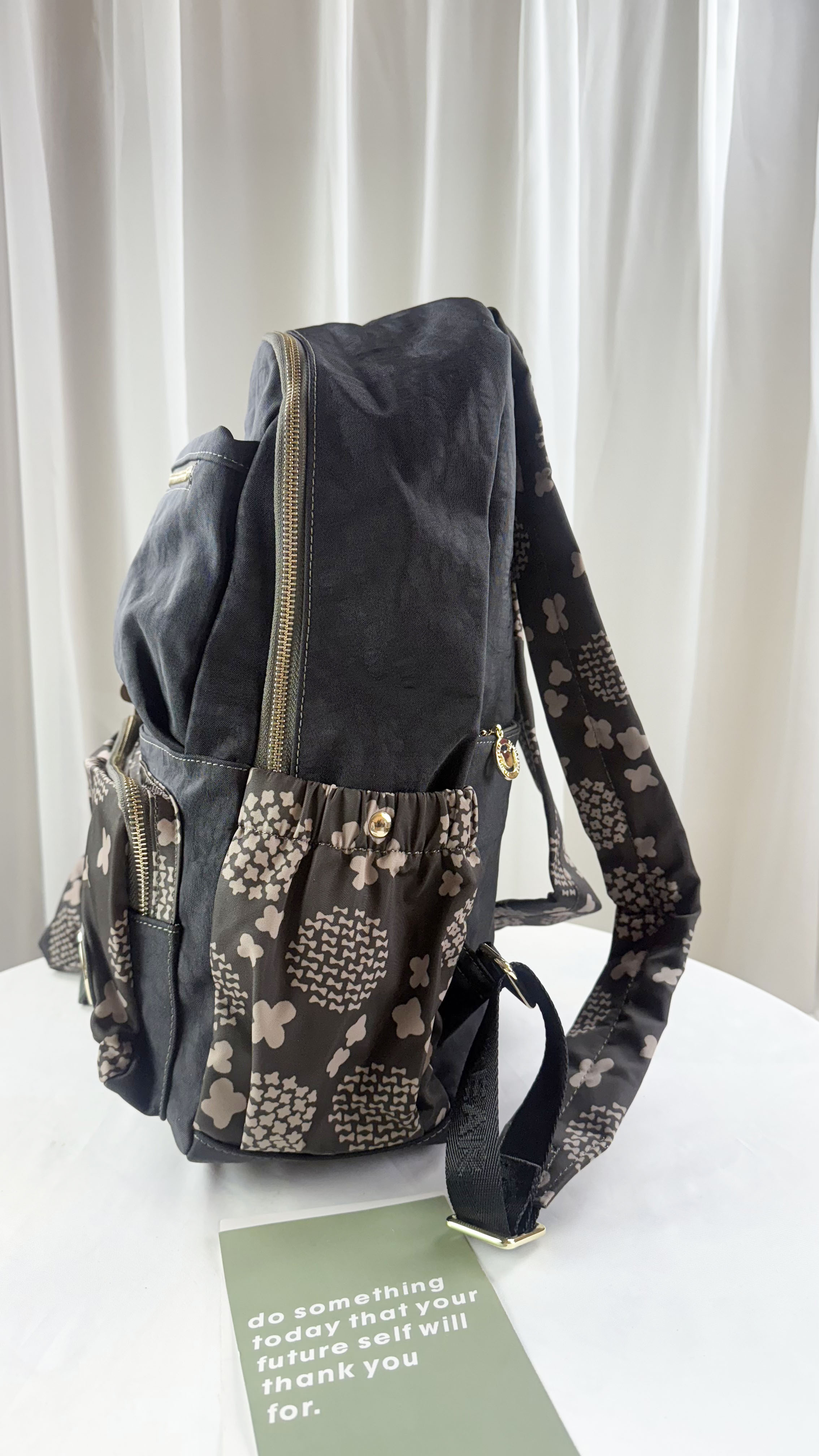 FamilyBear 墨綠圖騰防潑水後背包  #2627