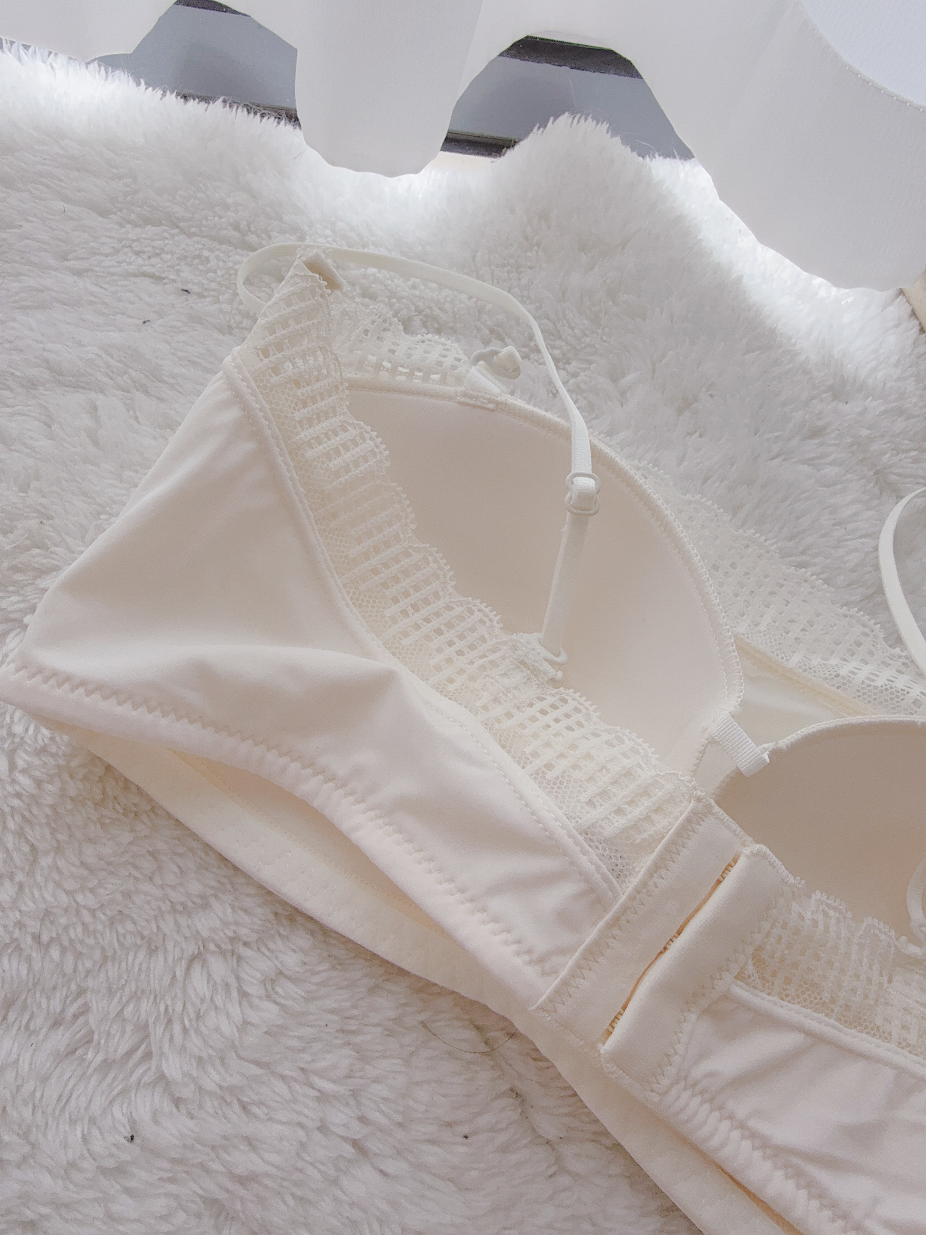 *BJ2 SIGNATURE SERIES* 莫代爾天絲質～ CREAM WHITE TUBE BRA TOP LIVE 0404