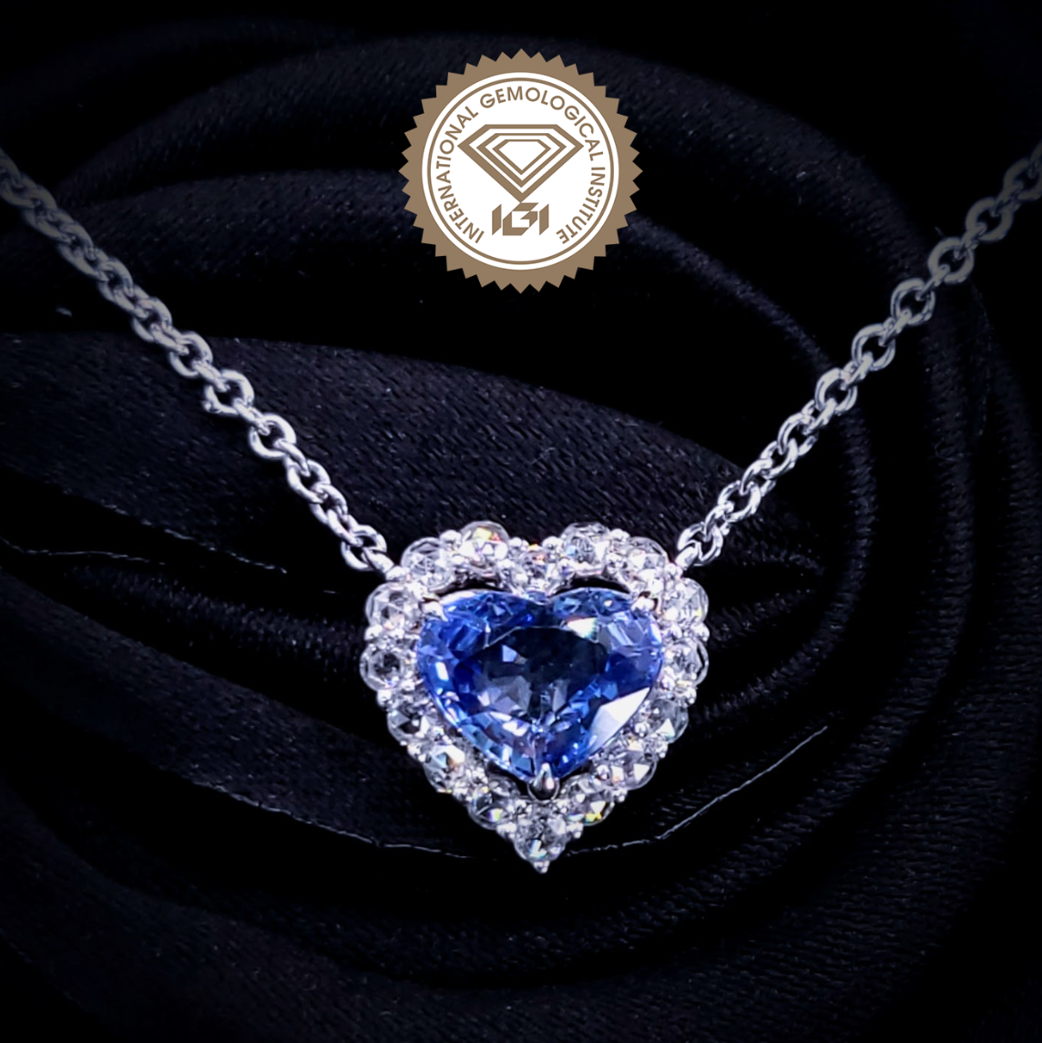 18K White Gold 1.44ct Sapphire and Diamond Necklace