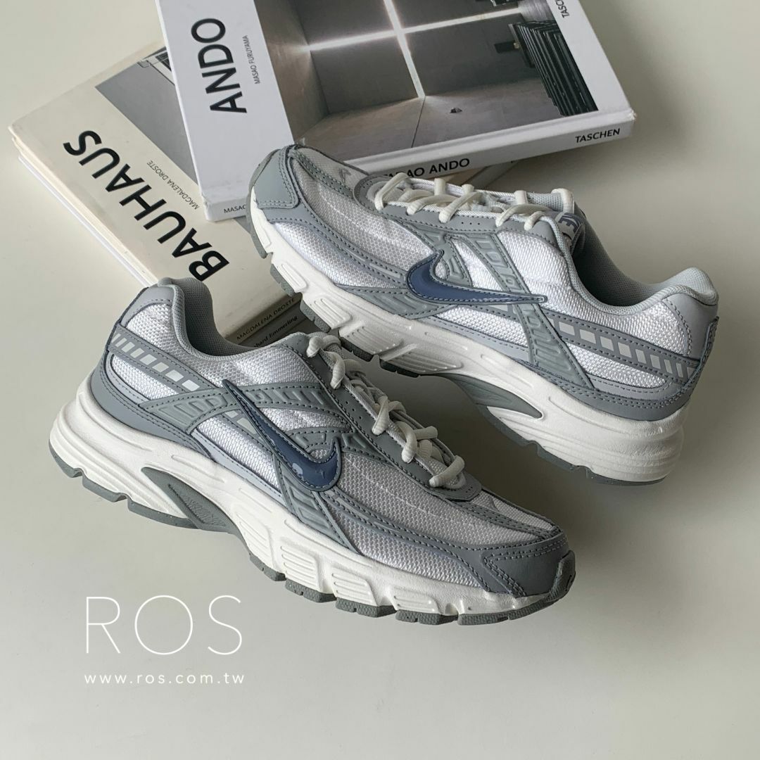Nike Initiator 灰白藍勾