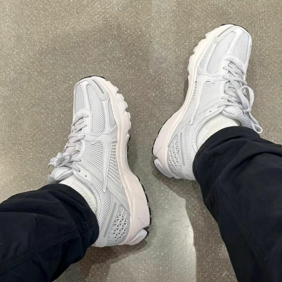 Nike Zoom Vomero 5 復古灰白