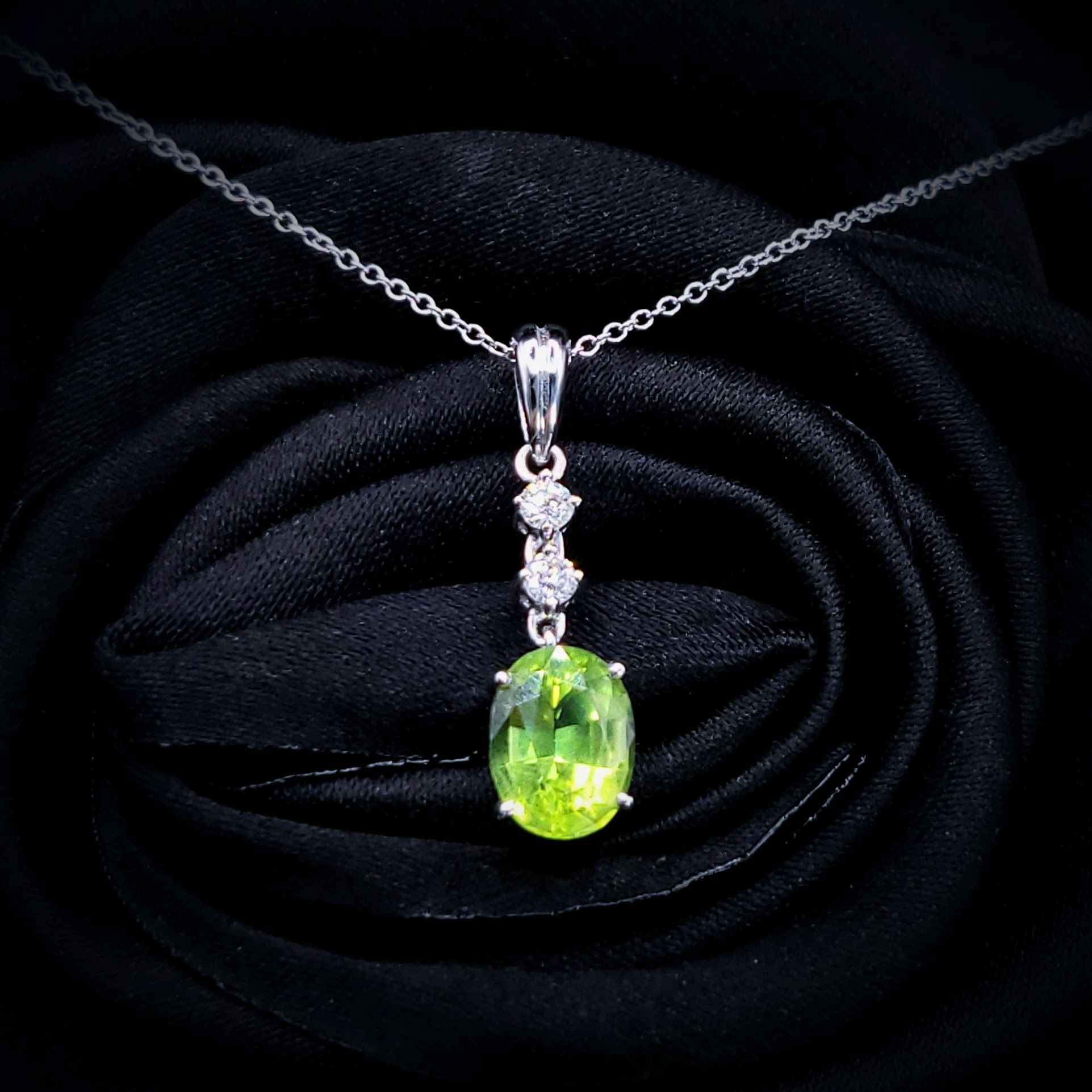 全新18K白金綠晶配11份鑽石吊墜