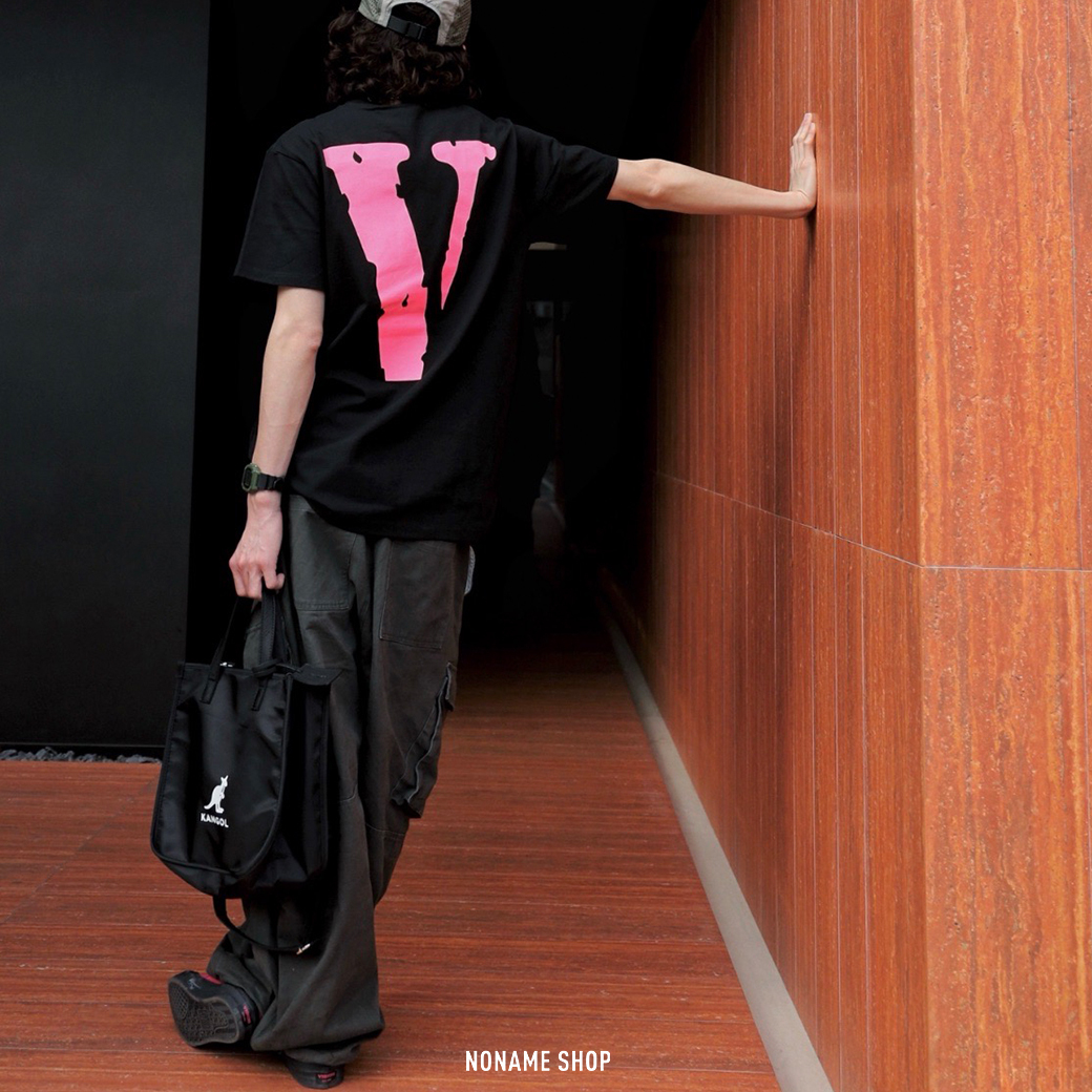 VLONE 美式 塗鴉 大LOGO 印花 經典 短袖 (男款)
