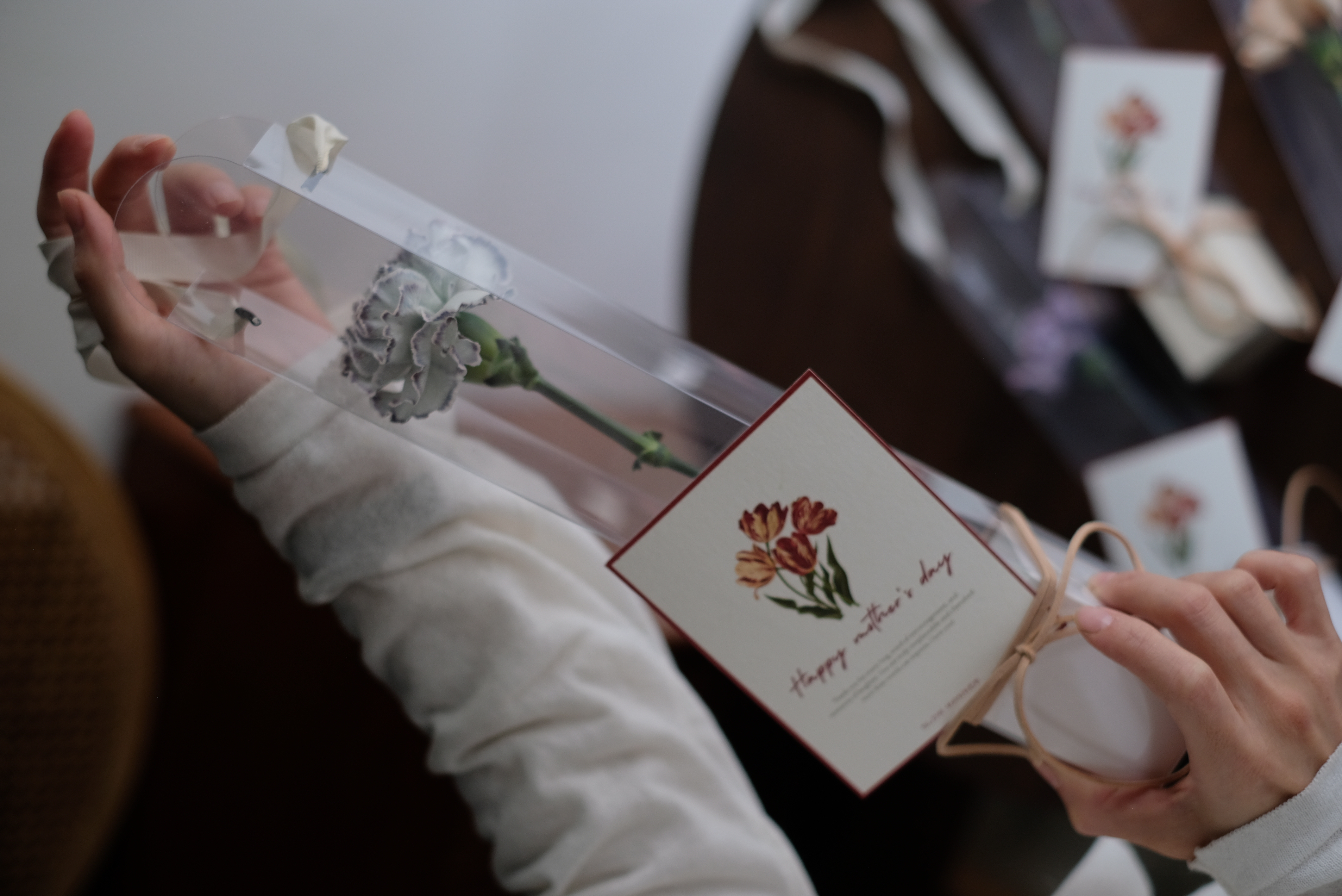 眼底晨光｜藍色康乃馨單朵花盒