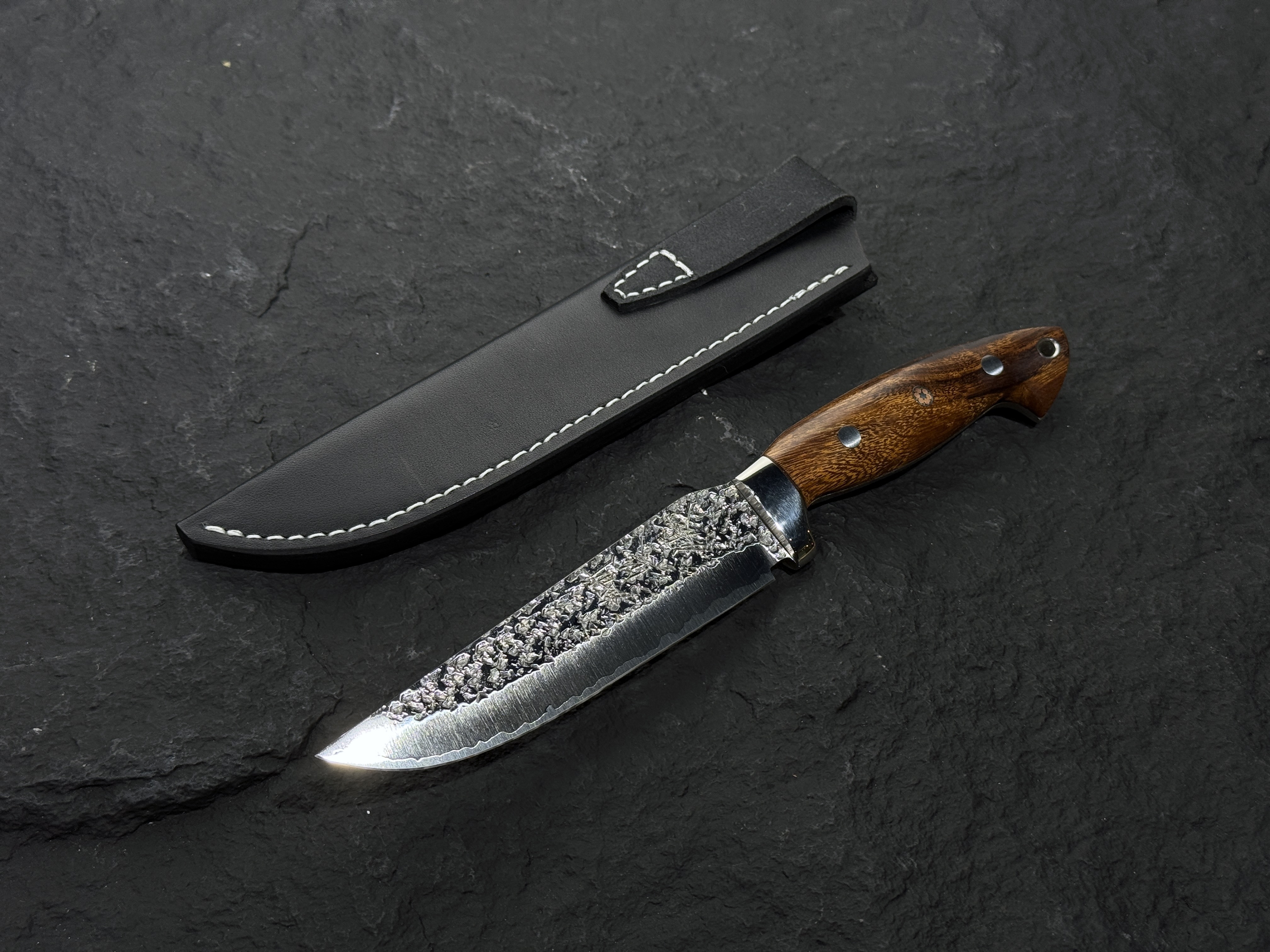 黑崎優 「飛鳥」 SG2 槌目 戶外刀 皮革刀套付