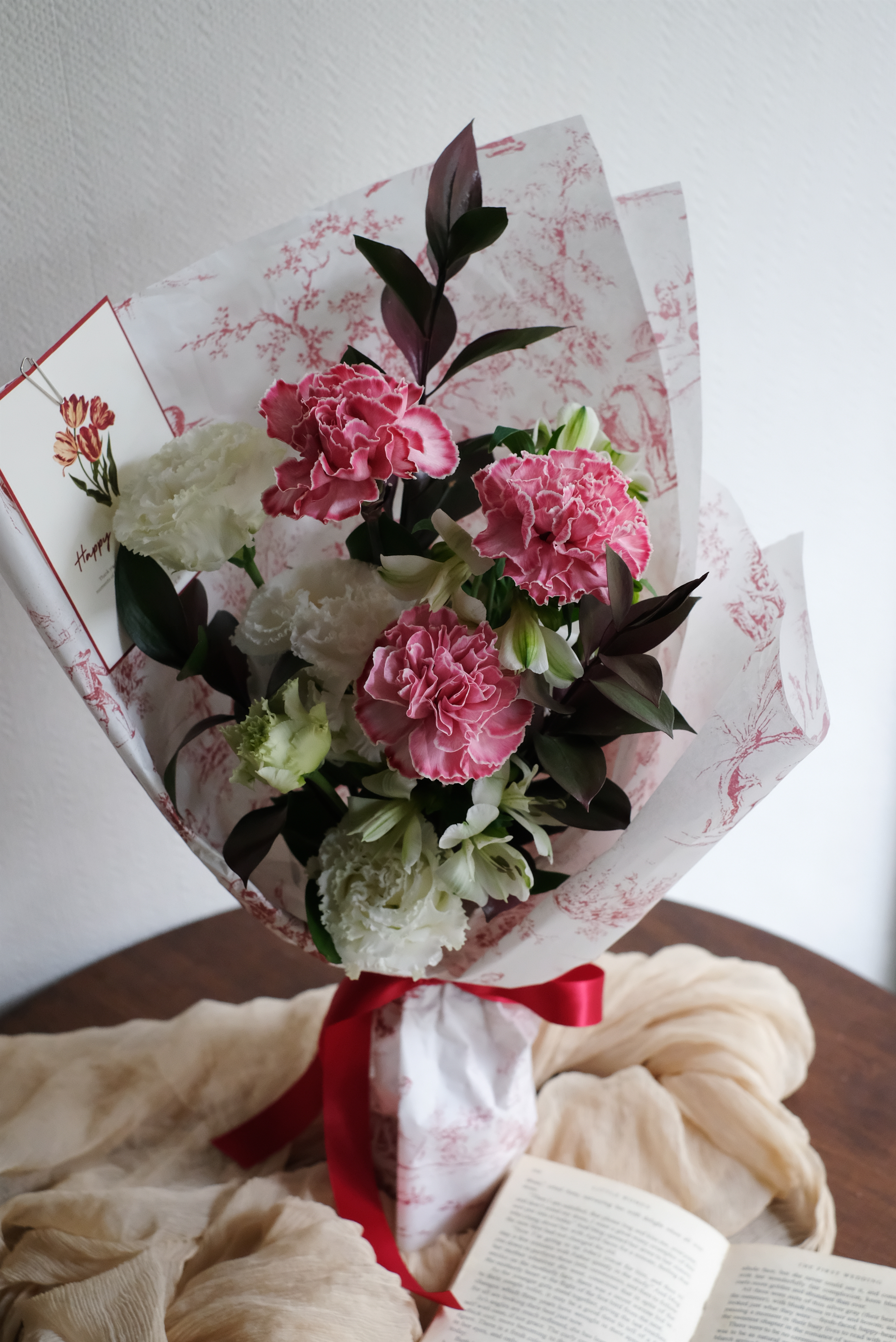 心之緋紅|緋紅康乃馨花束