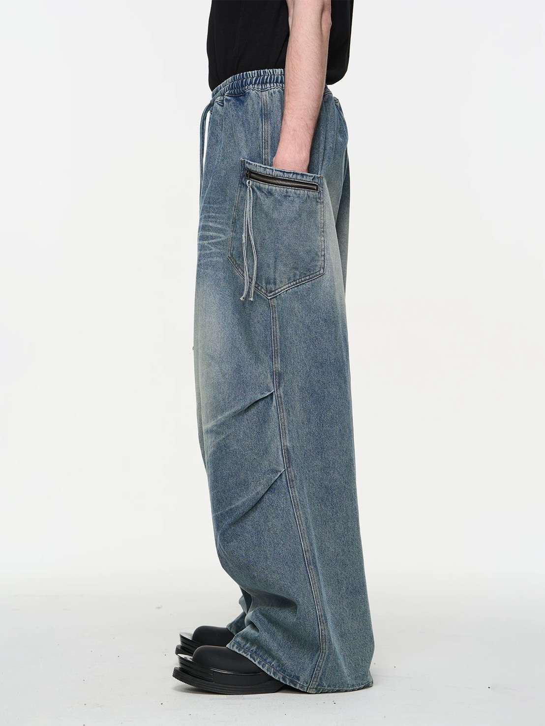 BLINDNOPLAN  水洗做舊 鬆緊腰圍 立體捏褶 牛仔褲