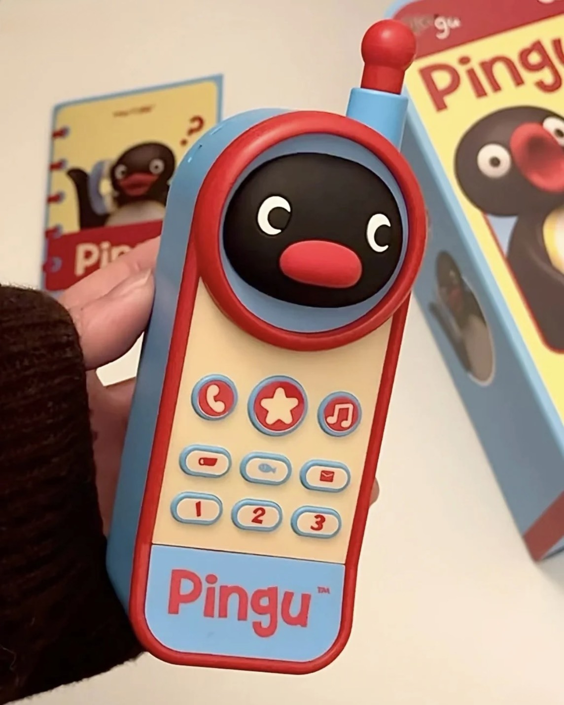 <正版授權>Pingu 企鵝家族 大哥大手機造型 無線音響 便攜 禮盒版