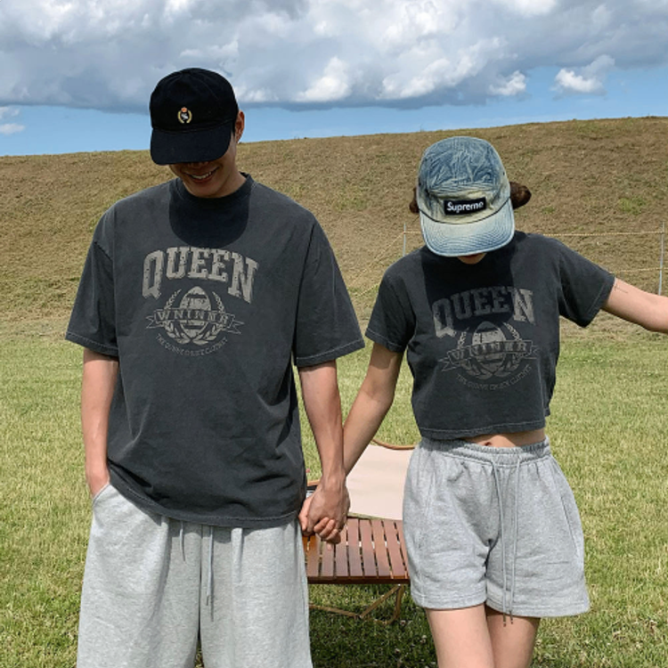 QUEEN 復古刷色情侶 T-Shirt（男款基本 / 女款短版）