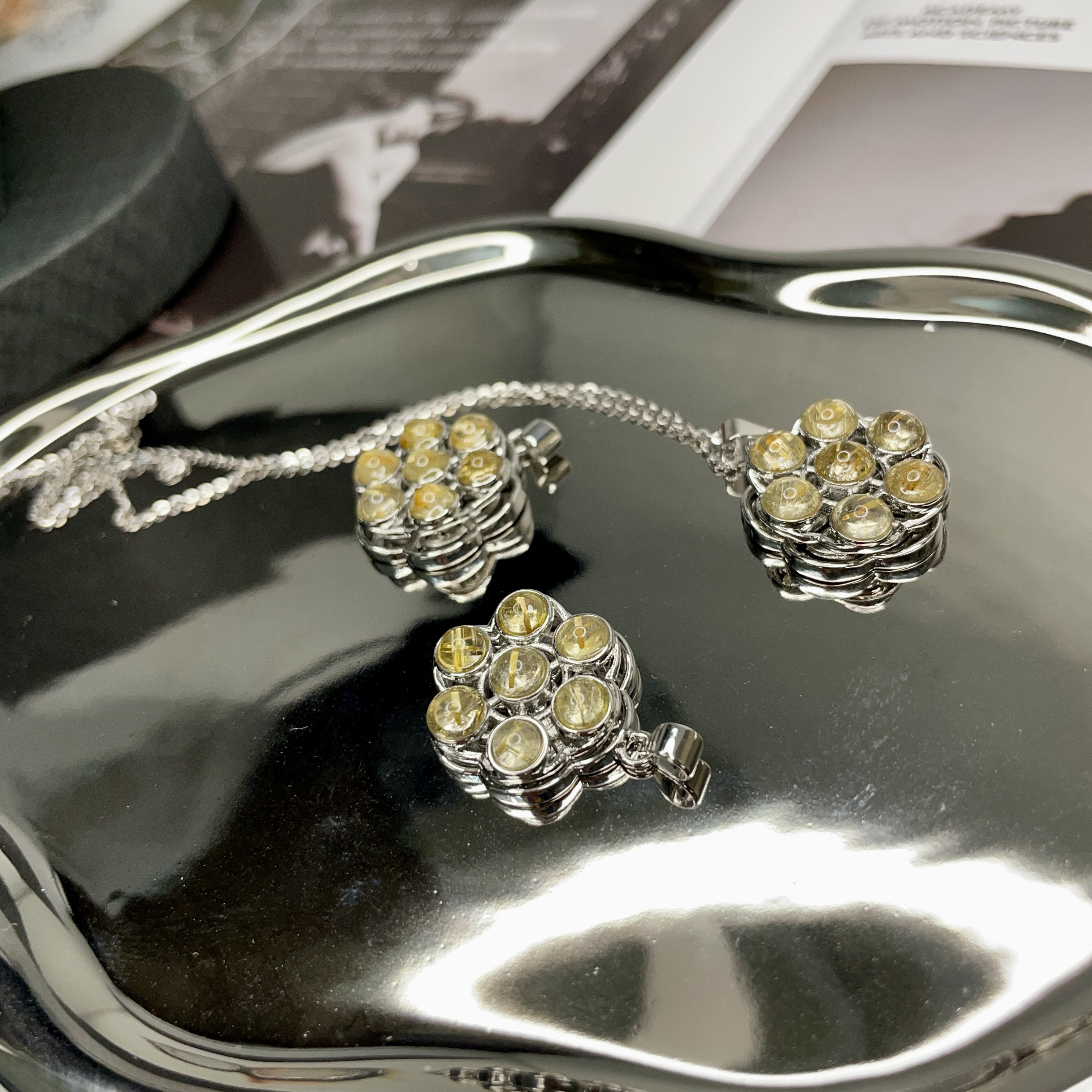 鈦晶小花轉轉吊墜