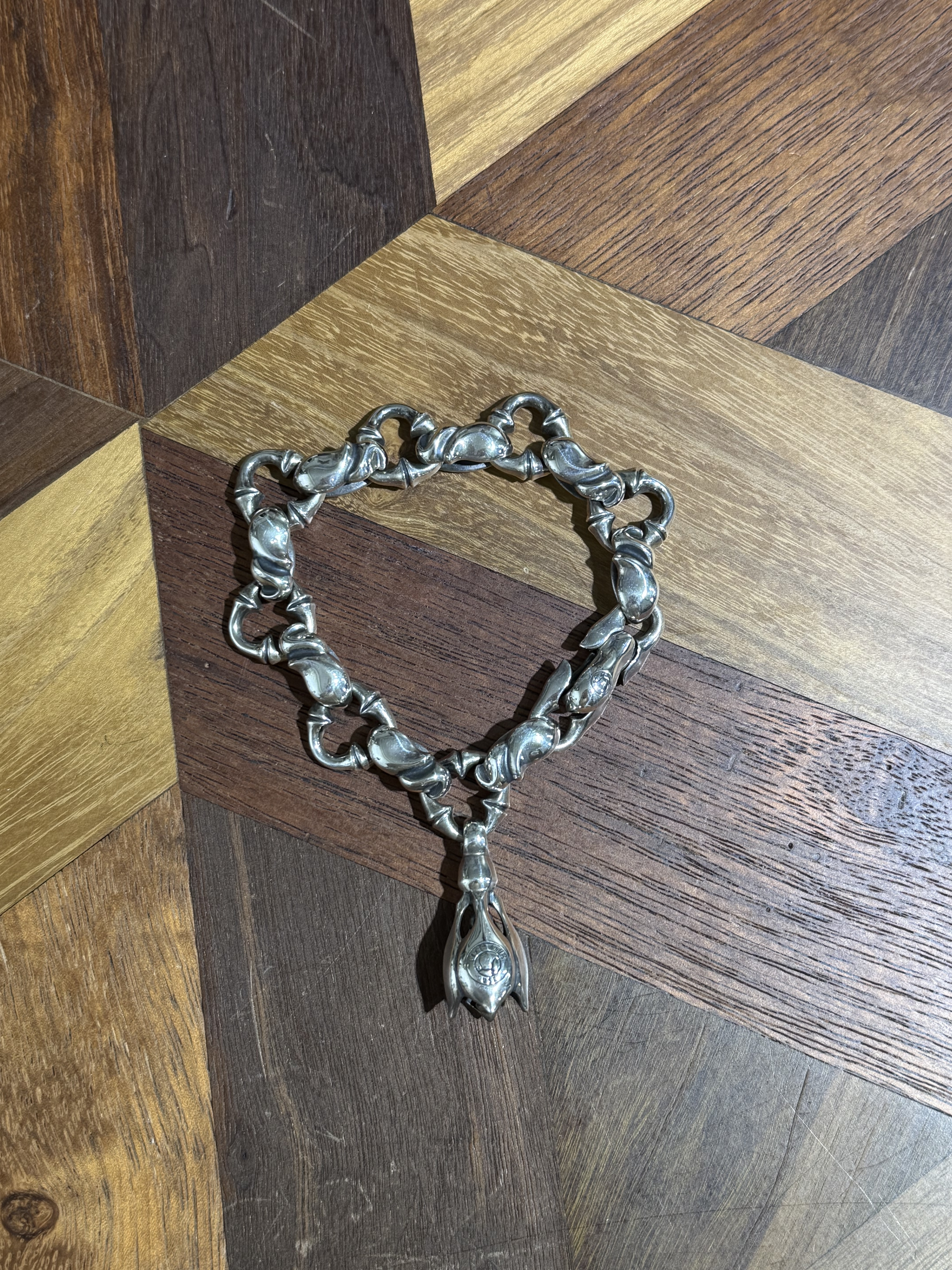 LO K&F bracelet Caresses Medium w/ 1 tear bell