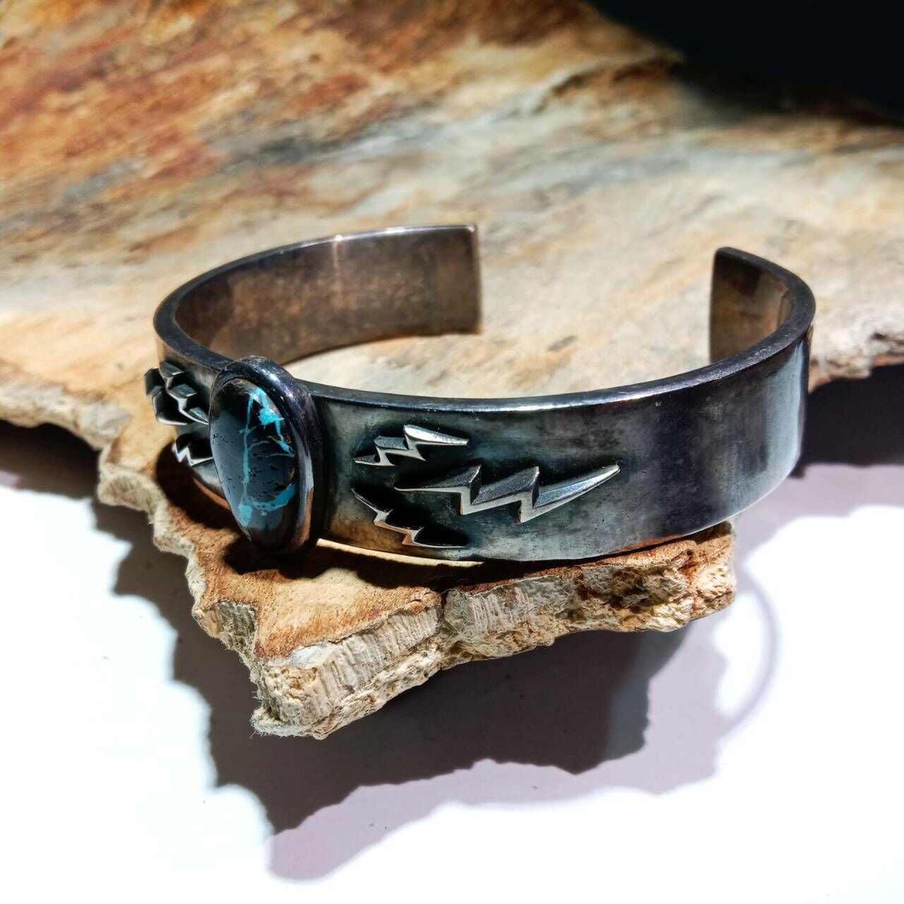 Black Venom Jewelry- Freedom & Prayer 純銀閃電手環鑲Thunder Mountain松石