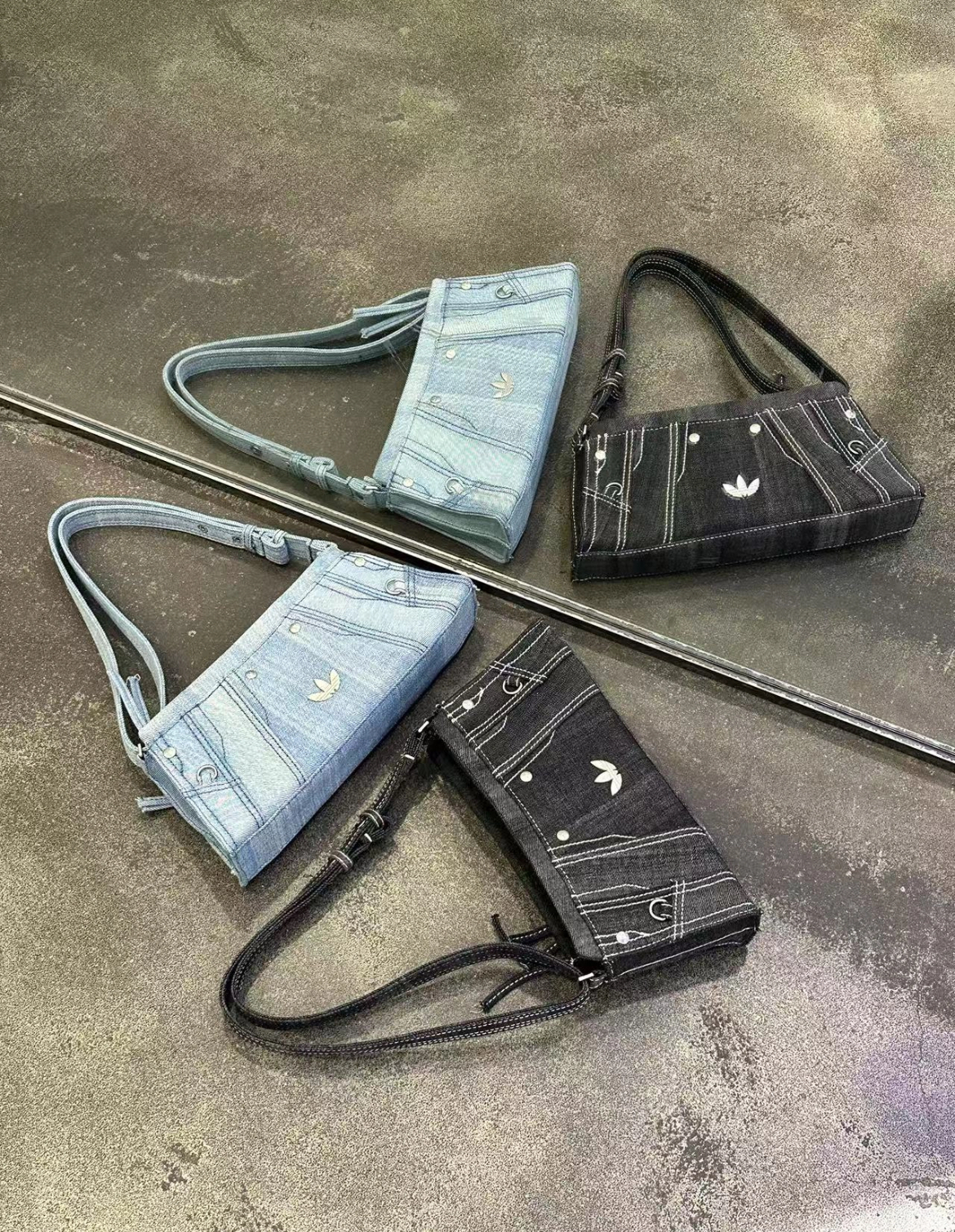 【ADIDAS】DENIM SHLDR BAG ★送料・関税込★大人気★ 24AW人気デニムショルダーバッグ【ADIDAS】D SHLDR BAG (adidas
