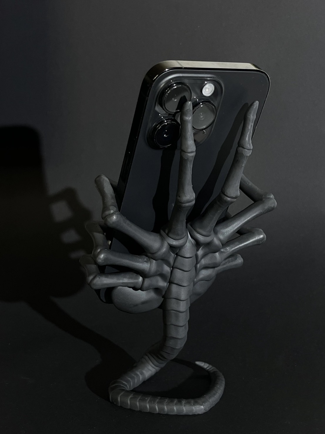 超帥3D 異型抱臉蟲 手機支架