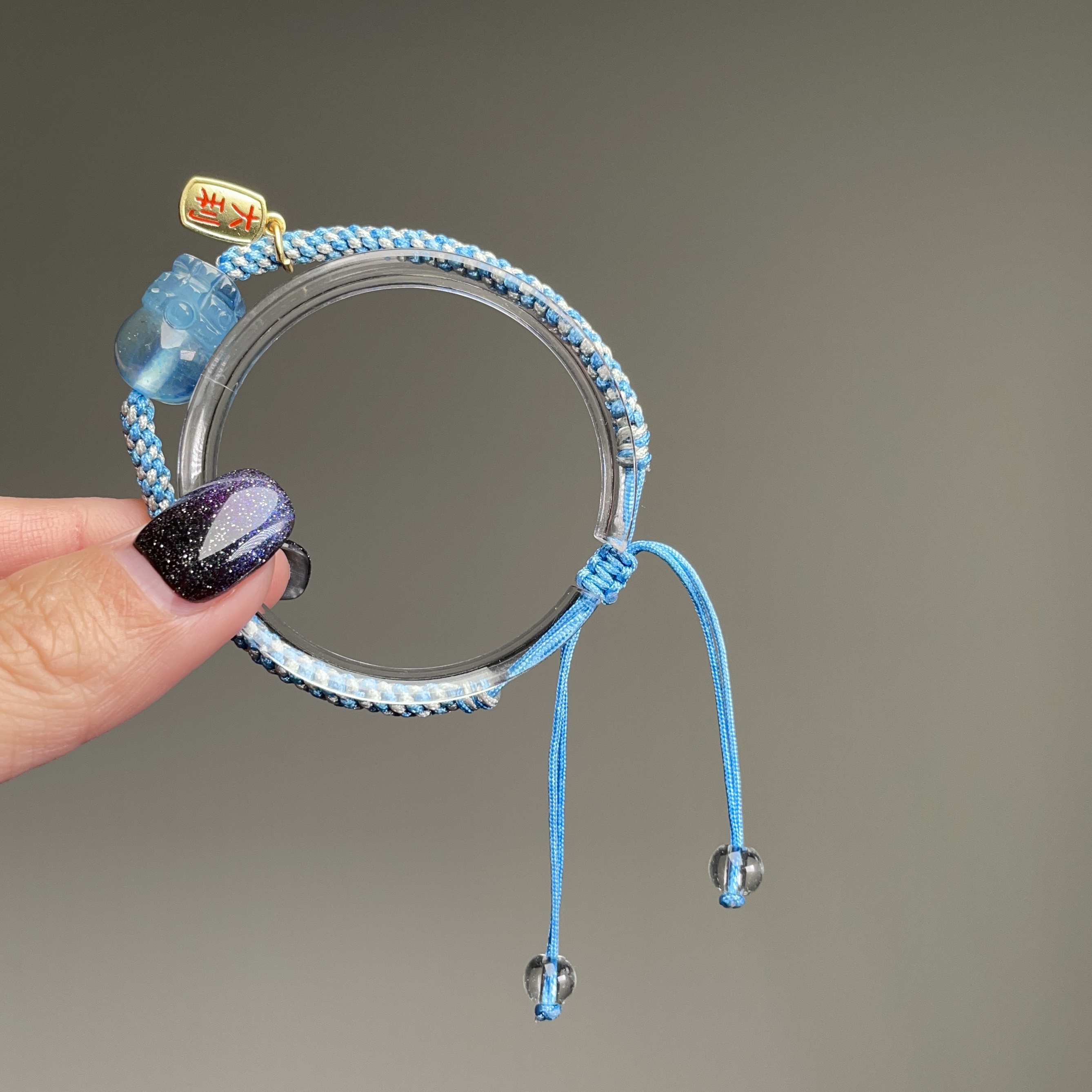 海藍寶貔貅手繩-寬繩帶大吉大利吊牌