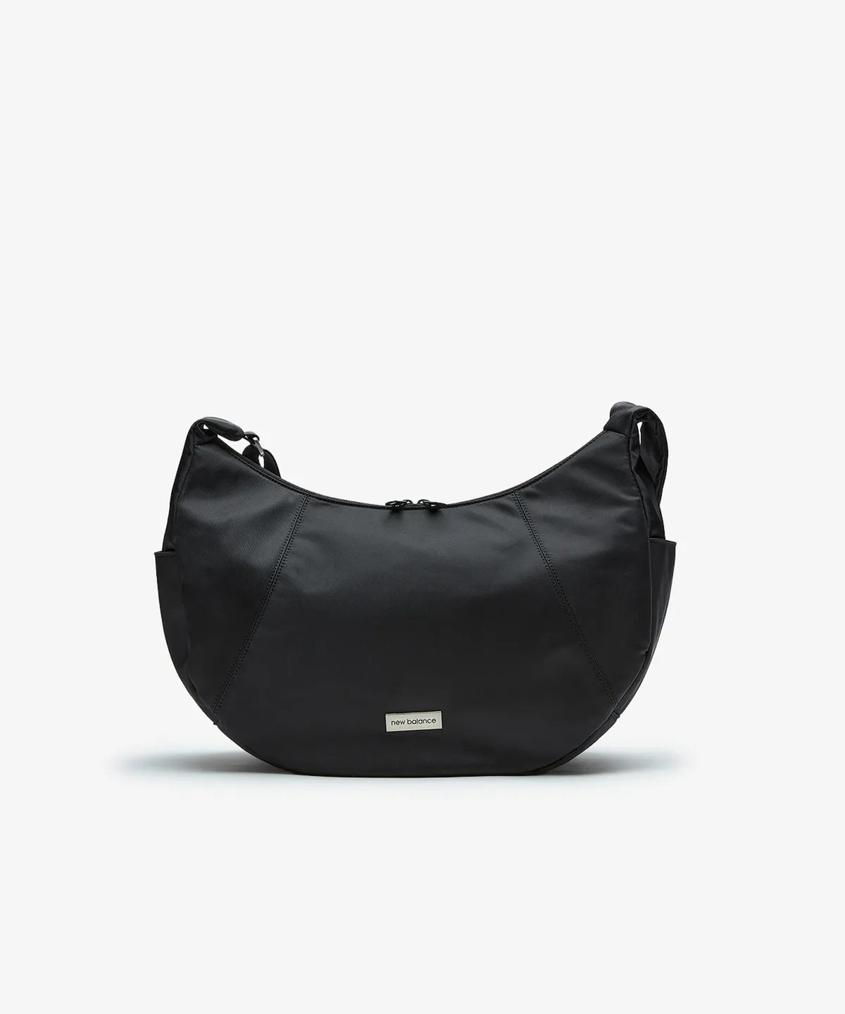 【New Balance】韓国人気★ Half Moon Side Bag M 韓國代購🇰🇷NEW BALANCE Half Moon Side Bag (M)